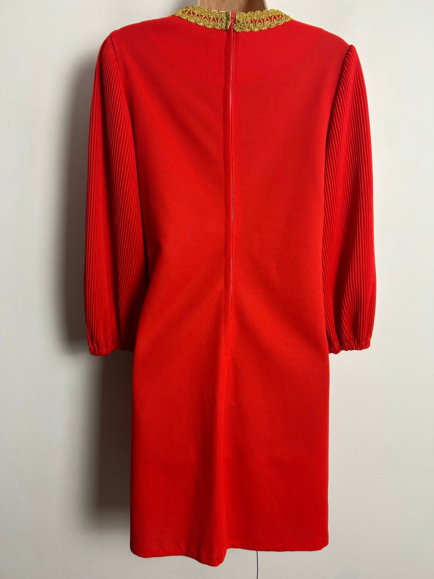 Vintage 1960s CARNEGIE BOUTIQUE UK Size 10-12 Orange & Metallic Gold Trim Long Pleated Sleeve Mod Shift Party Dress