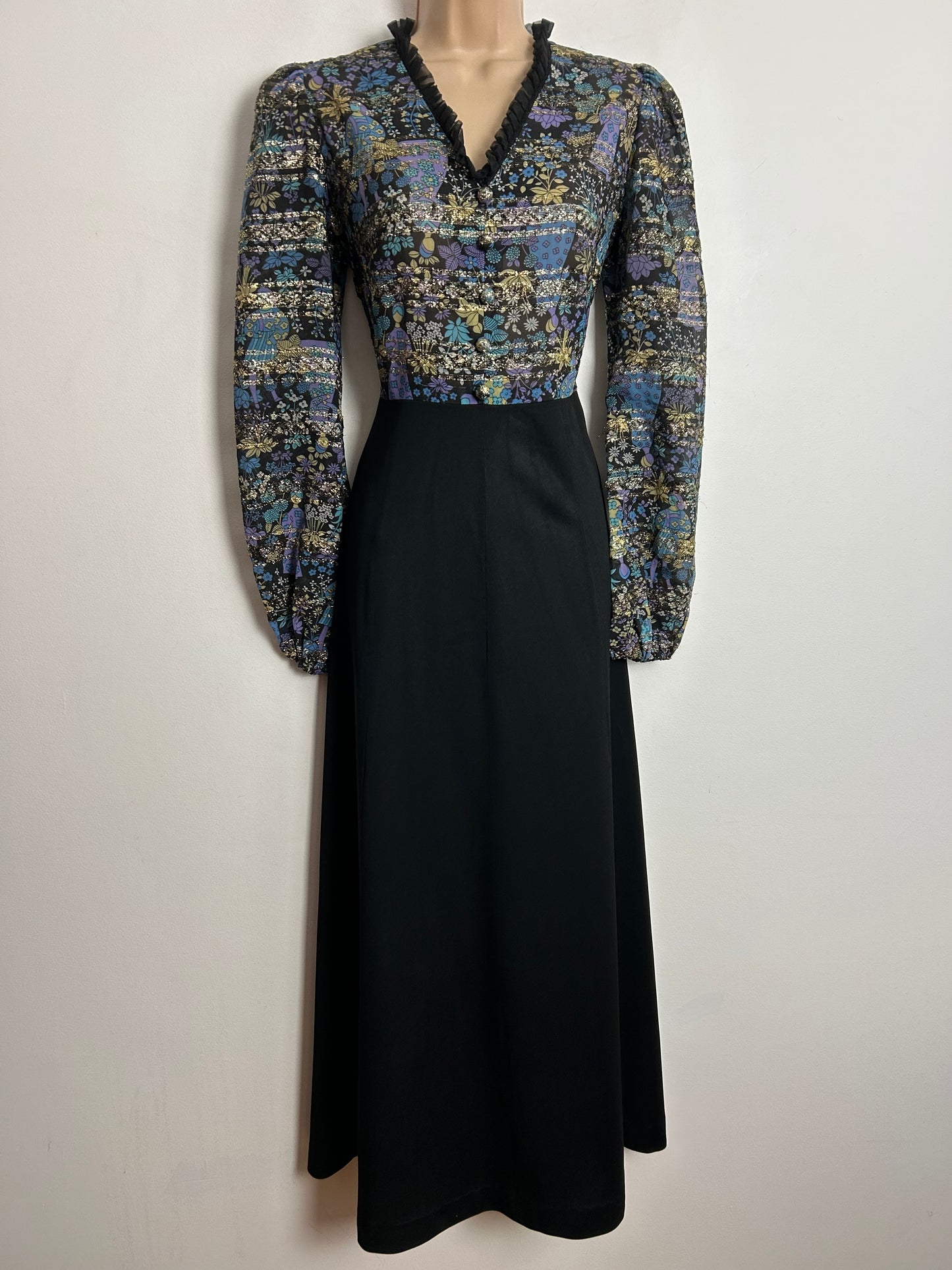 Vintage 1970s DL BARRON UK Size 8 Black Blue Purple & Gold Lurex Courtier Novelty Print Evening Maxi Dress