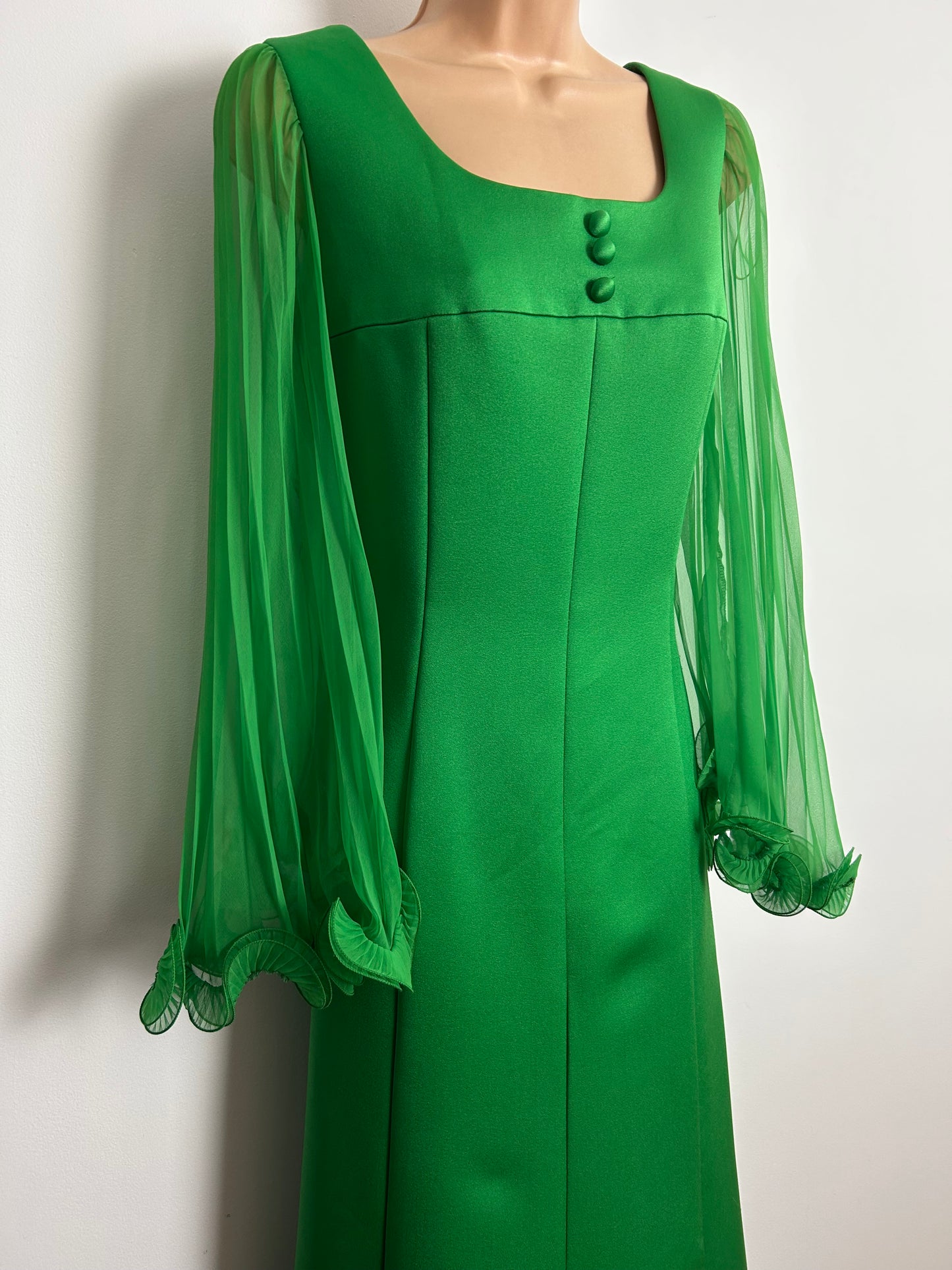 Vintage 1960s RADTKE & RADTKE Size 10 Green Long Flared Pleated Chiffon Sleeve Occasion Evening Maxi Dress