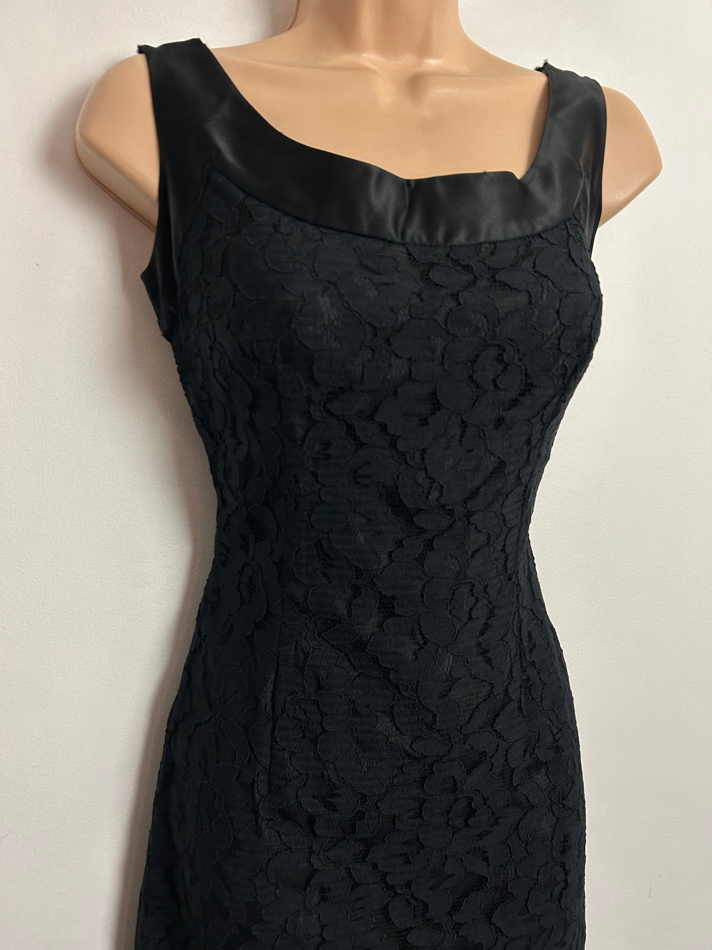 Vintage 1960s UK Size 6-8 Black Lace & Satin Trim Fitted Wiggle Little Black Dress