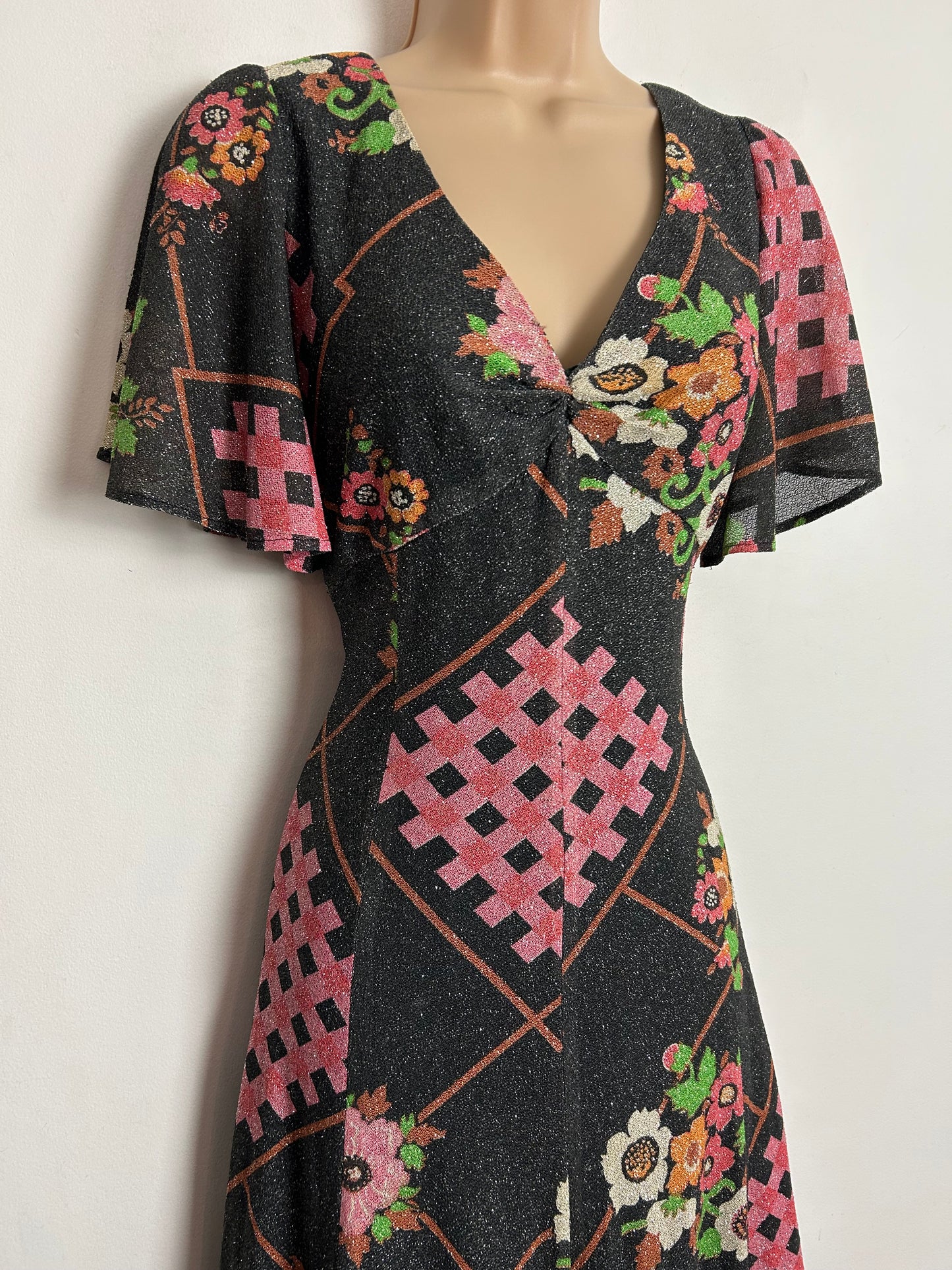 Vintage 1970s UK Size 8 Black Pink & Silver Lurex Floral & Trellis Print Short Sleeve Boho Maxi Dress