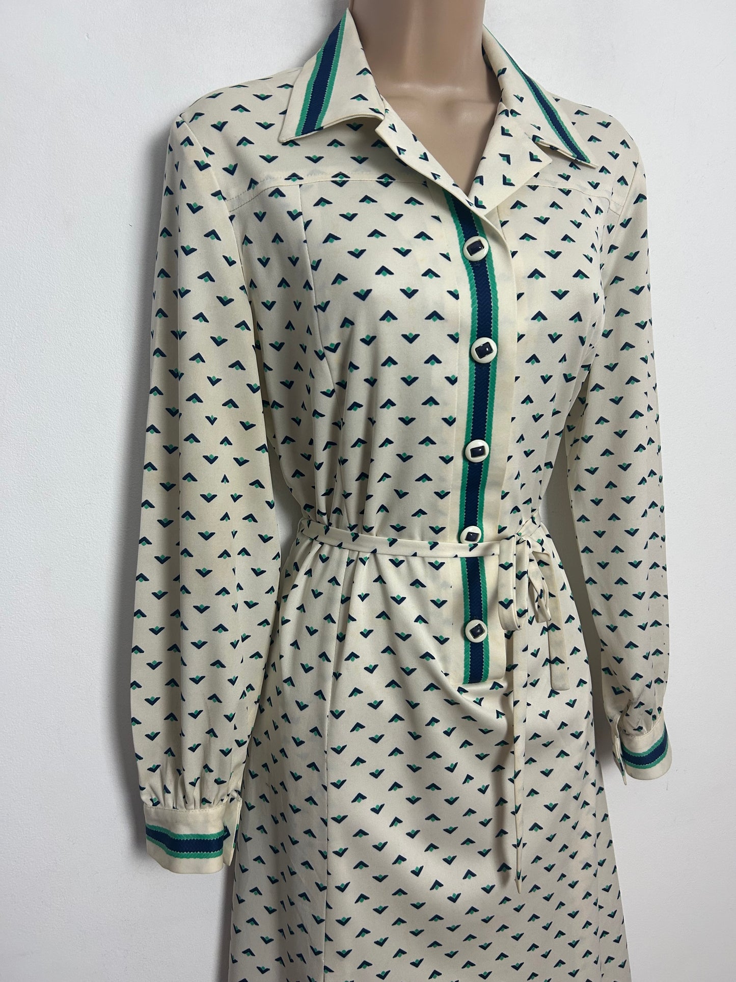 Vintage 1970s Size 12 Cream Blue & Green V Geo Print Long Sleeve Belted Mod Day Dress