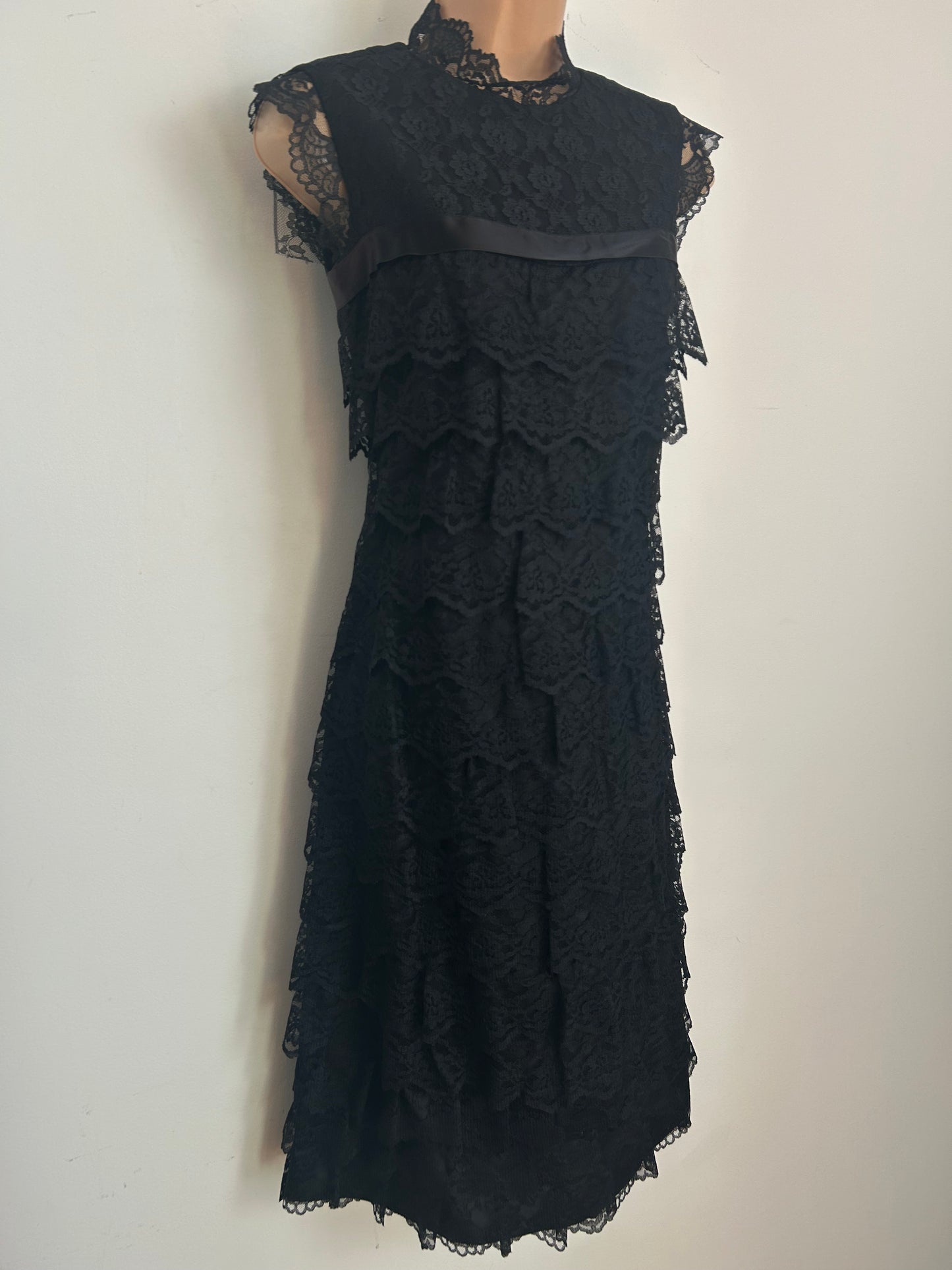 Vintage 1960s POLLY PECK BY SYBIL ZELKER Size 6-8 Black Lace Layered Satin Ribbon Trim Evening Shift Dress