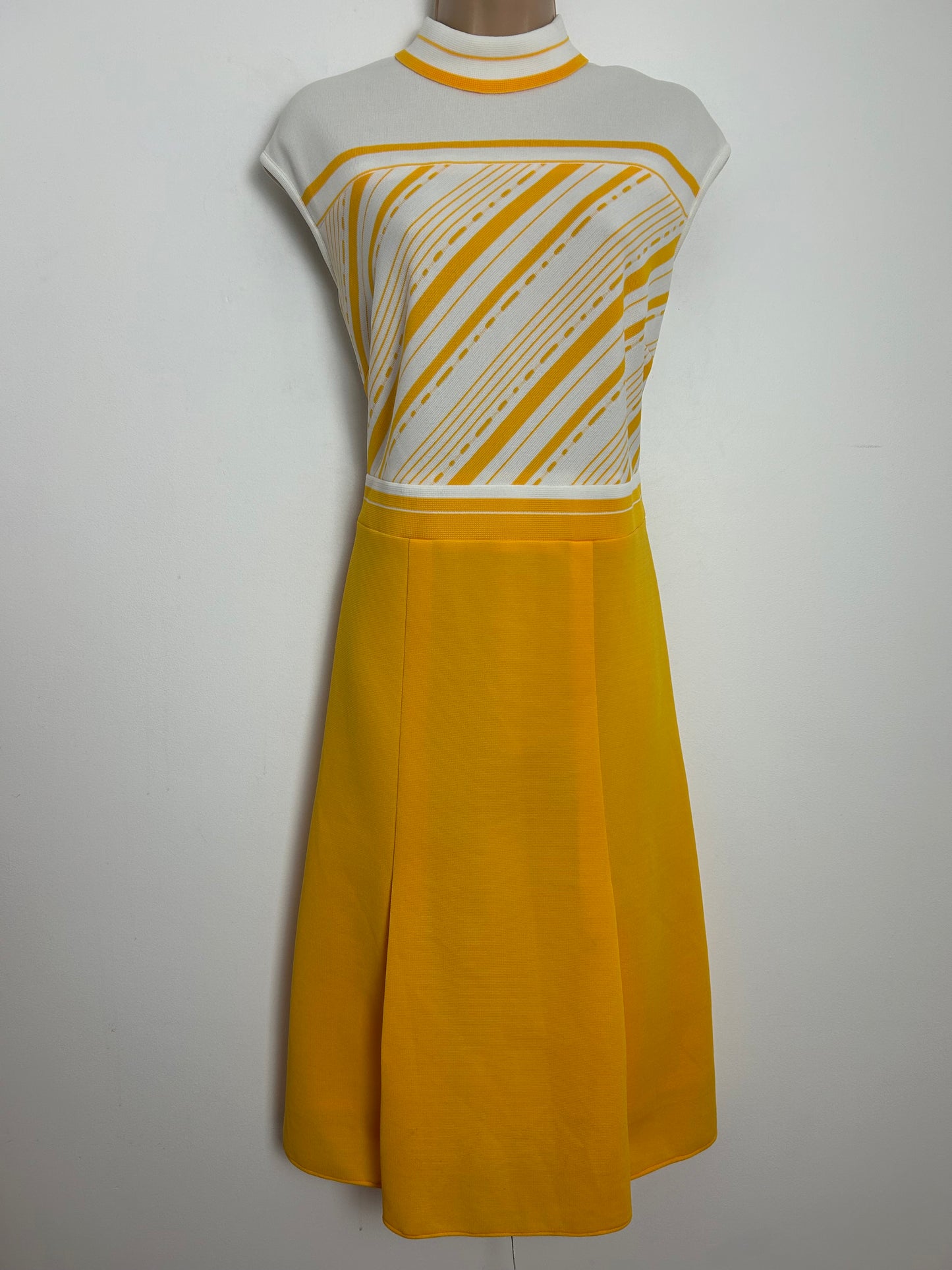 Vintage 1960s Size 14 Yellow & White Stripe Print Sleeveless Mod Scooter Shift Dress