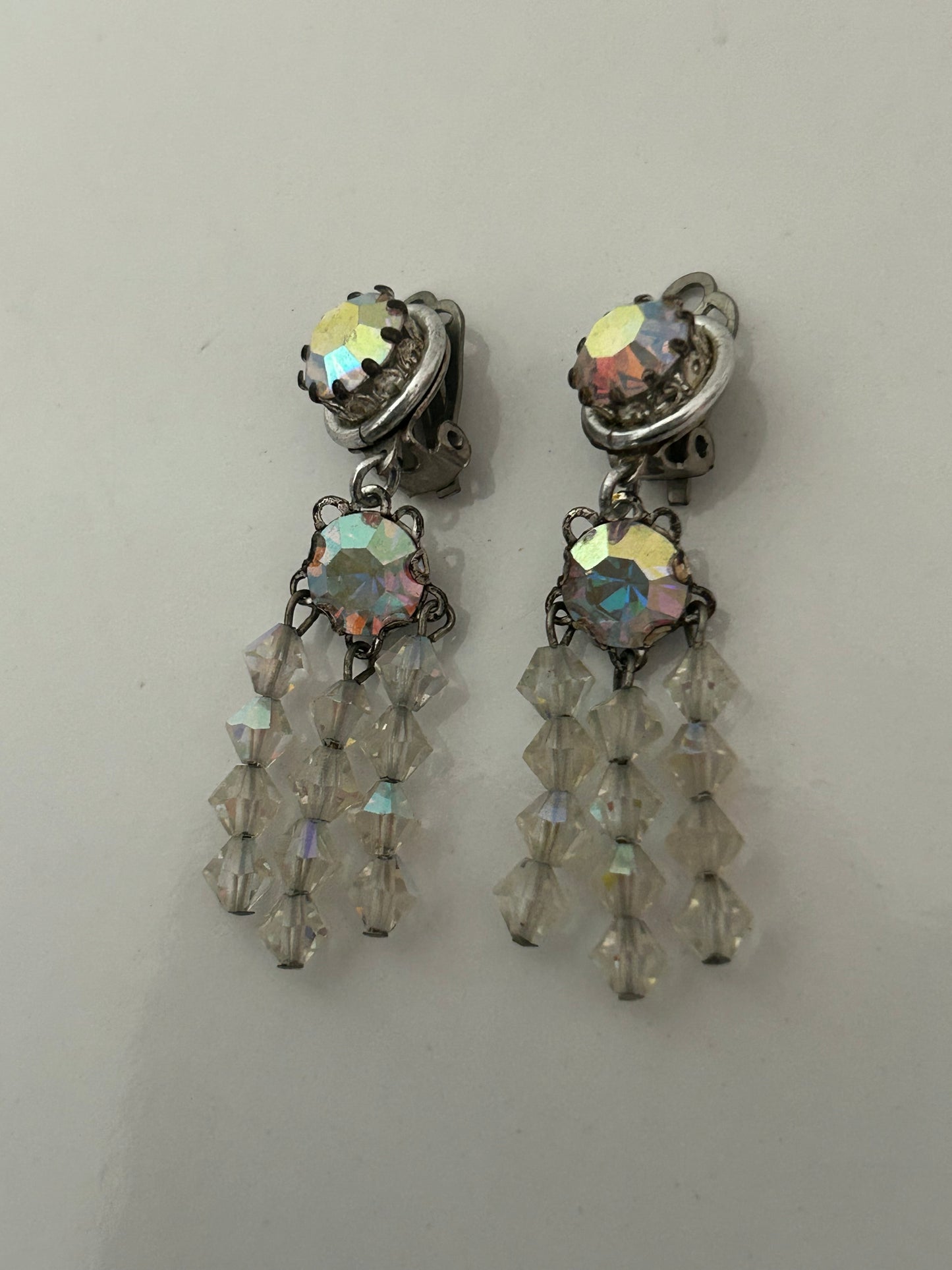 Vintage 1950s Silver Tone Aurora Borealis & Glass Bead Dangle Clip On Earrings