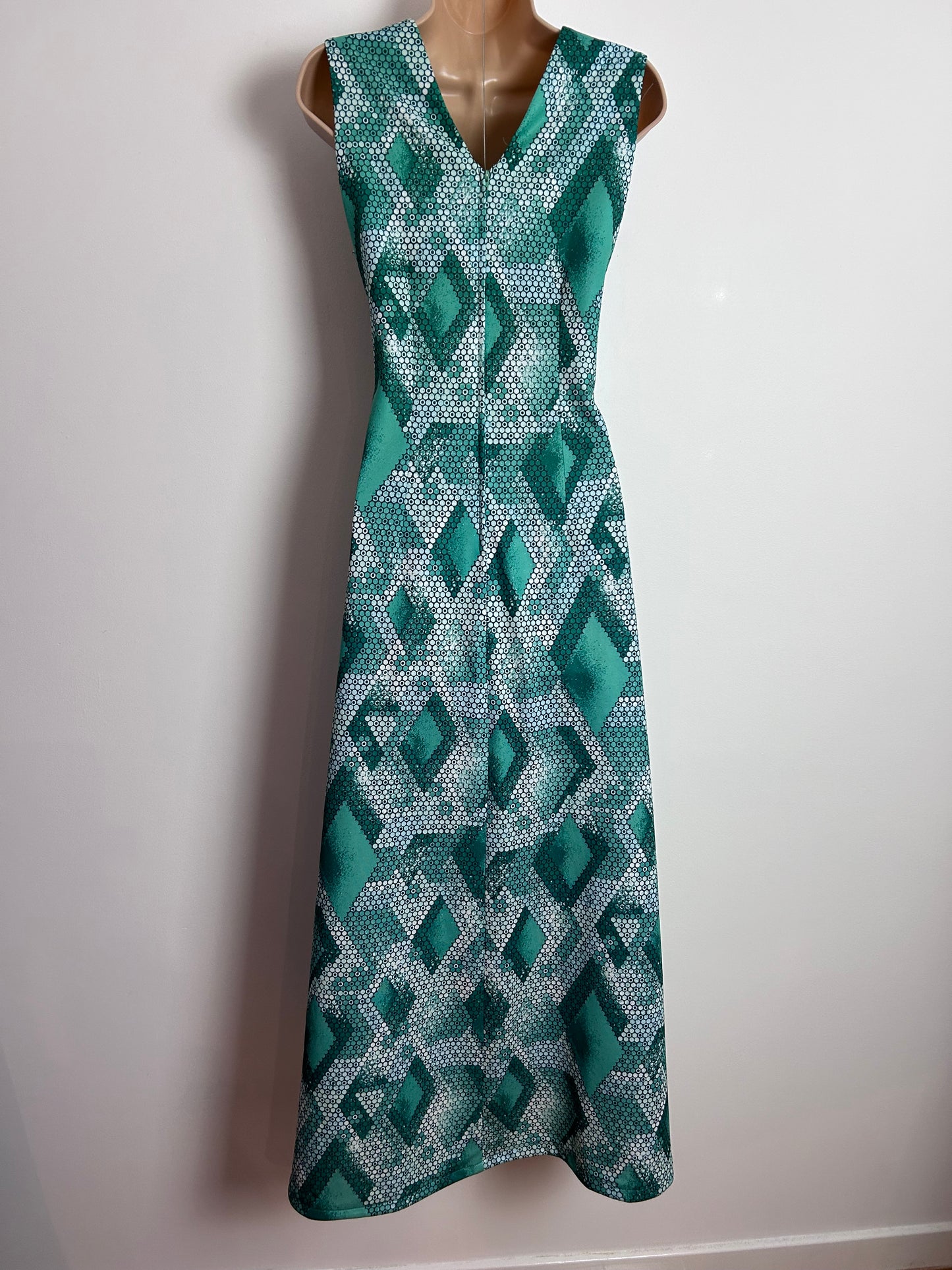 Vintage 1970s ATLANTIC Size 12 Green Tones Circle Diamond Print Sleeveless Maxi Dress