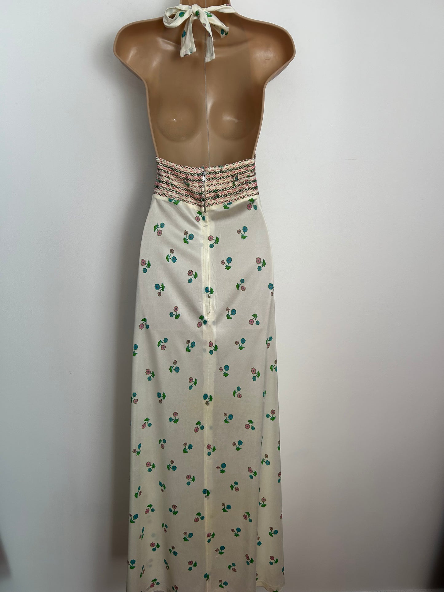 Vintage 1970s Size 6 Pretty Ivory White Pink Blue & Green Floral Print Halter Neck Summer Maxi Dress