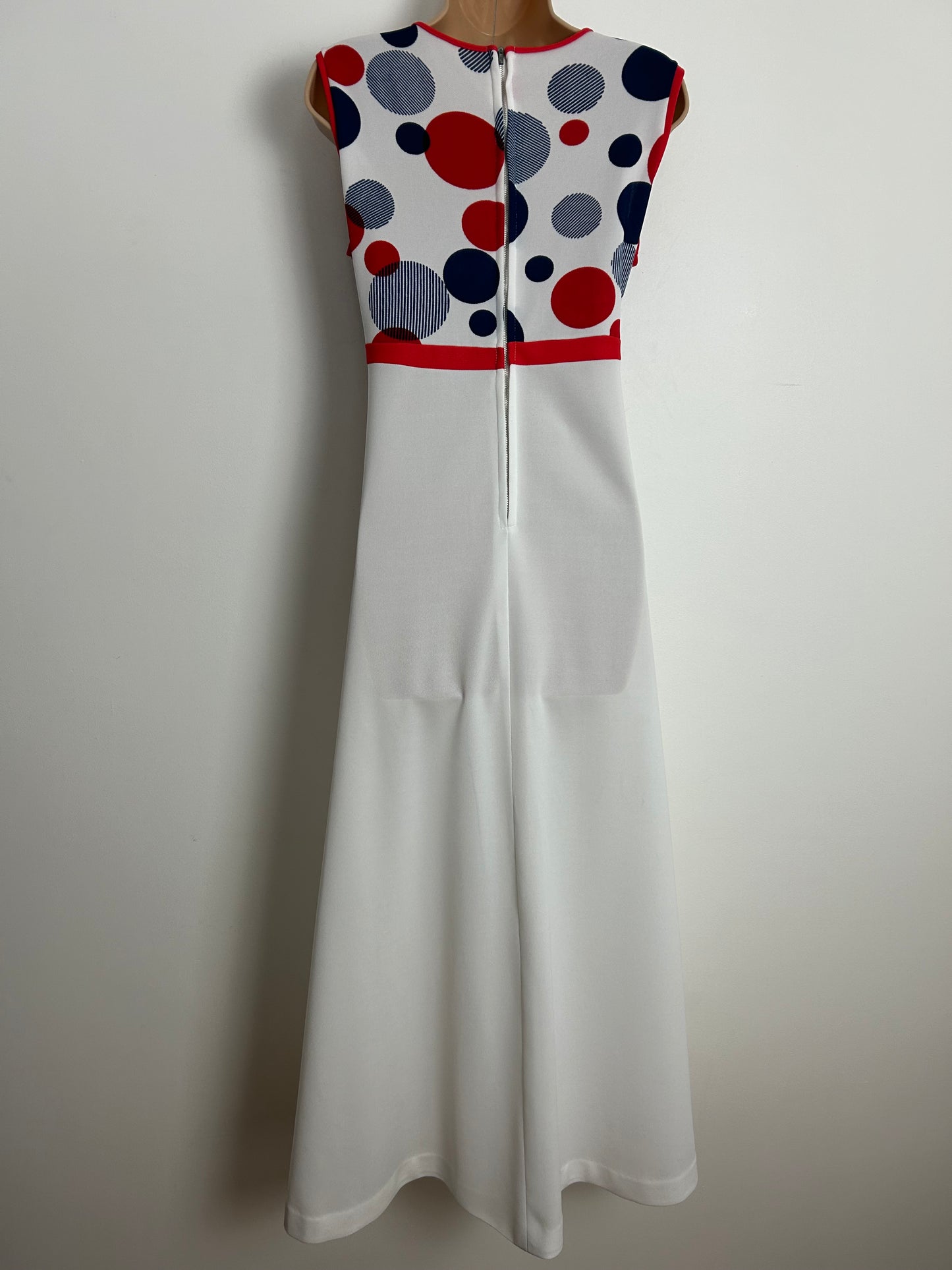Vintage 1970s Size 14 White Navy & Red Spot Print Sleeveless Summer Maxi Dress