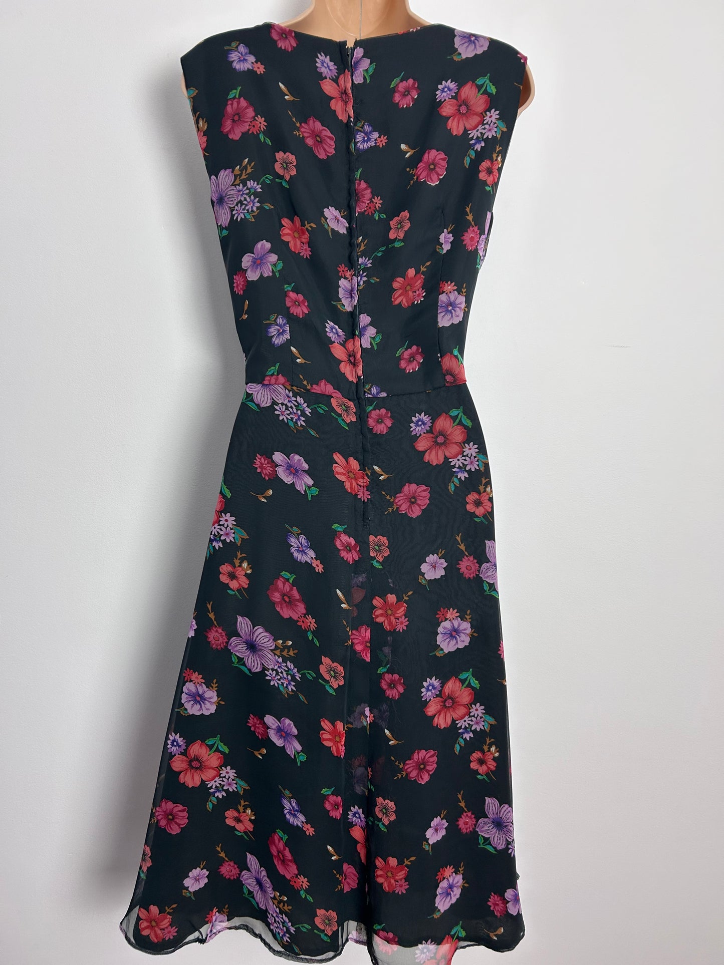 Vintage 1970s CALIFORINA "The Look You Love" UK Size 12 Pretty Black Dark Pink Coral & Lilac Floral Print Chiffon Dress