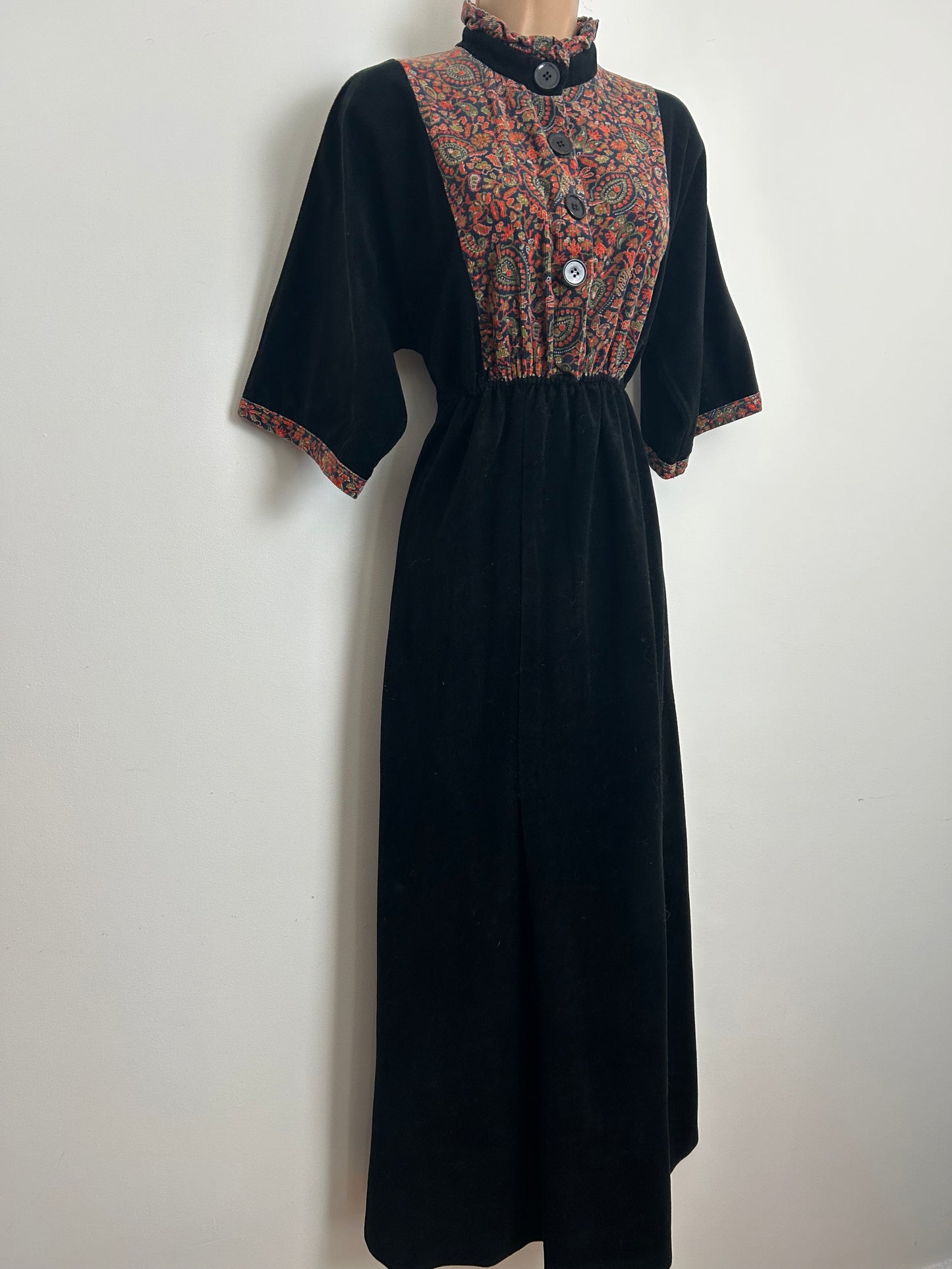 Vintage 1970s Size 8 Black Blue & Orange Cord Panel Short Wide Sleeve Boho Prairie Velour Maxi Dress