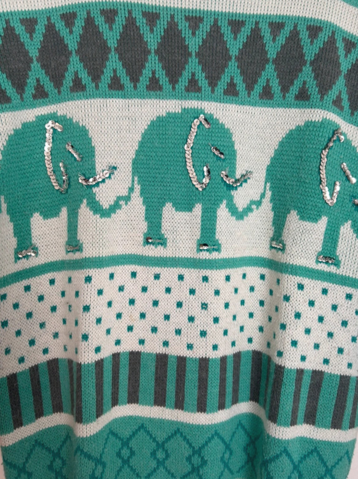 Vintage 1980s Size 10-12 Mint Green & White Elephant Pattern Novelty Jumper