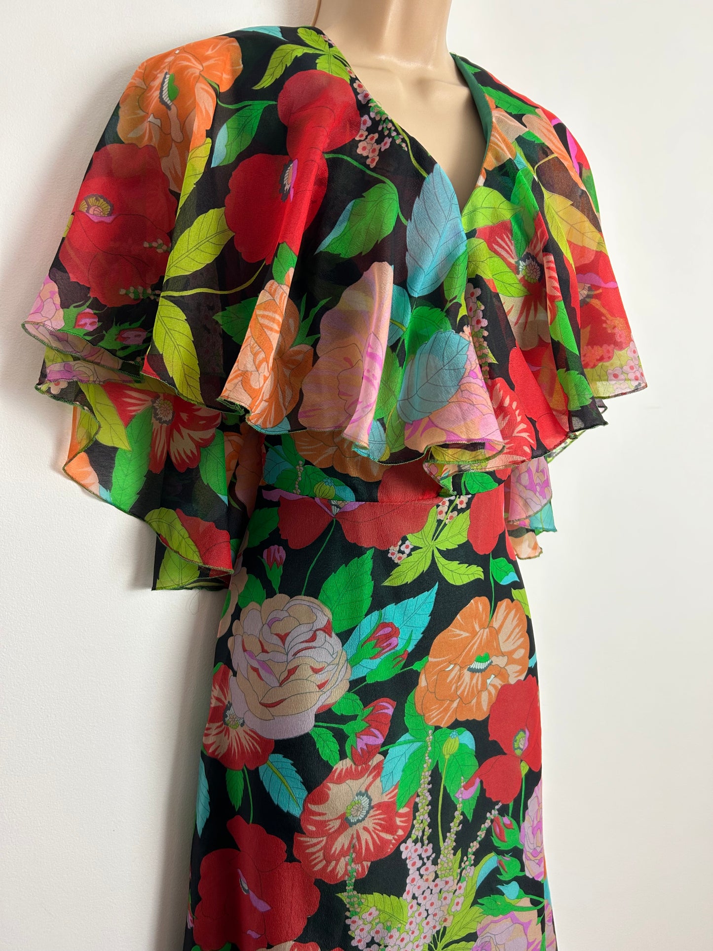 Vintage 1970s JOBI Size 6-8 Stunning Black Red & Green Bold Floral Print Cape Sleeve Boho Maxi Dress