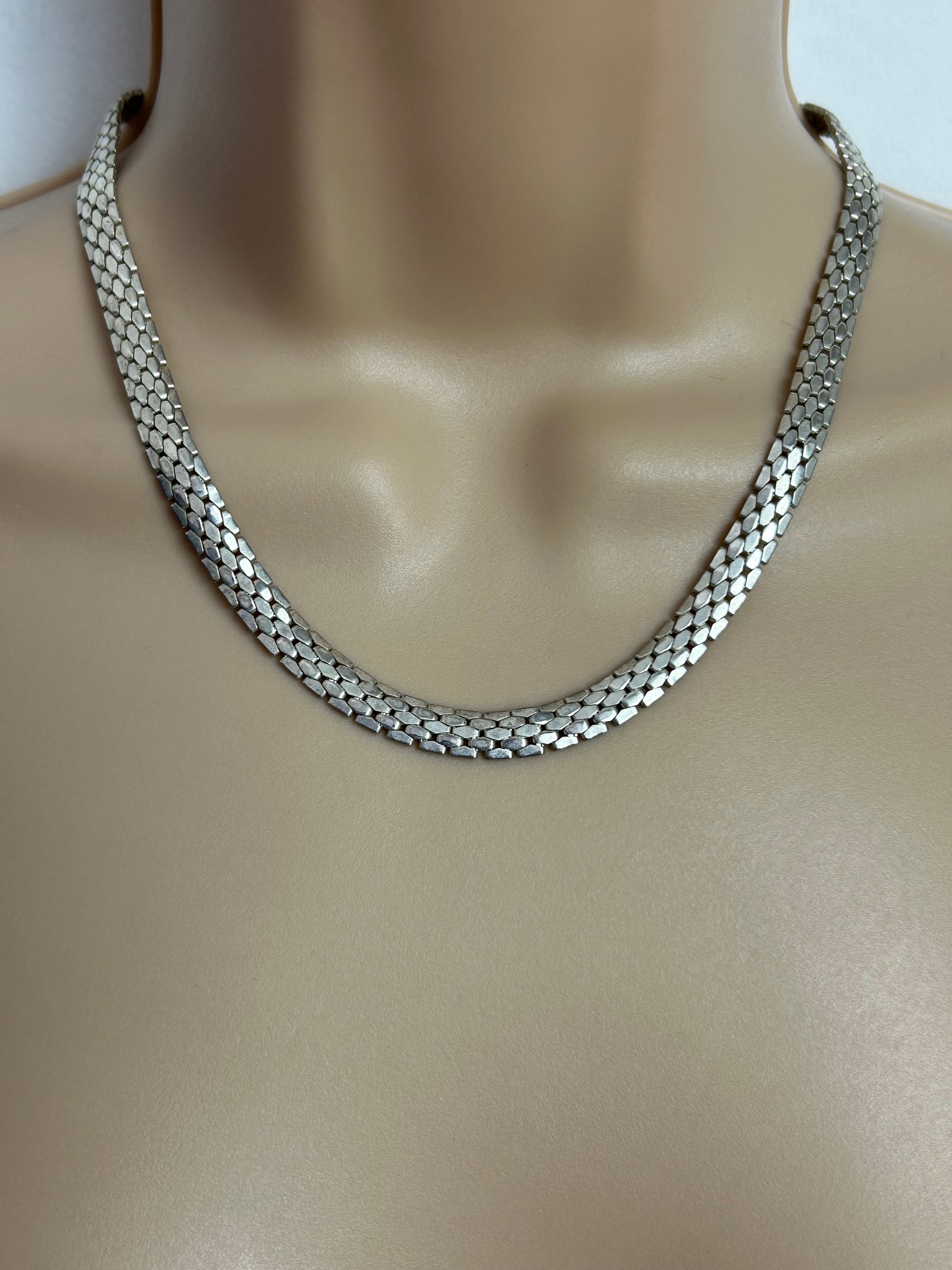 Vintage 1970s Silver Tone Choker Style Mesh Necklace