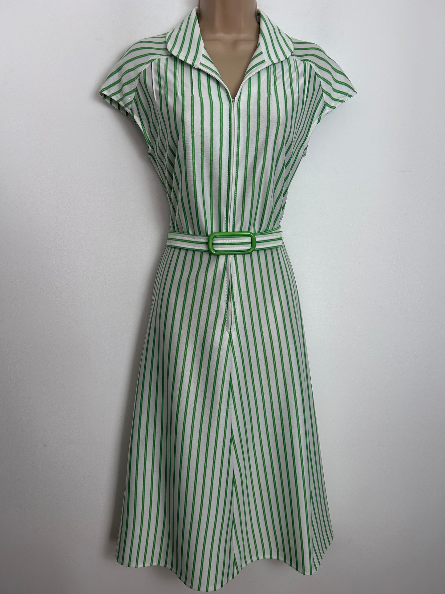 Vintage 1970s Size 10 Green & White Stripe Print Cap Sleeve Belted Fit & Flare Day Dress