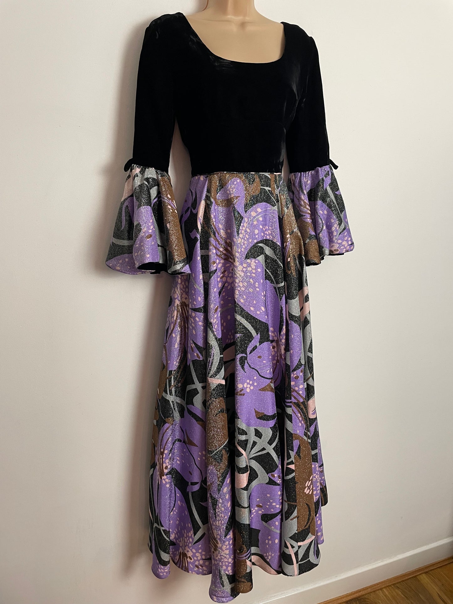 Vintage 1970s UK Size 6-8 Stunning Black & Pink Tones Abstract Print Velvet & Lurex Occasion Evening Maxi Dress