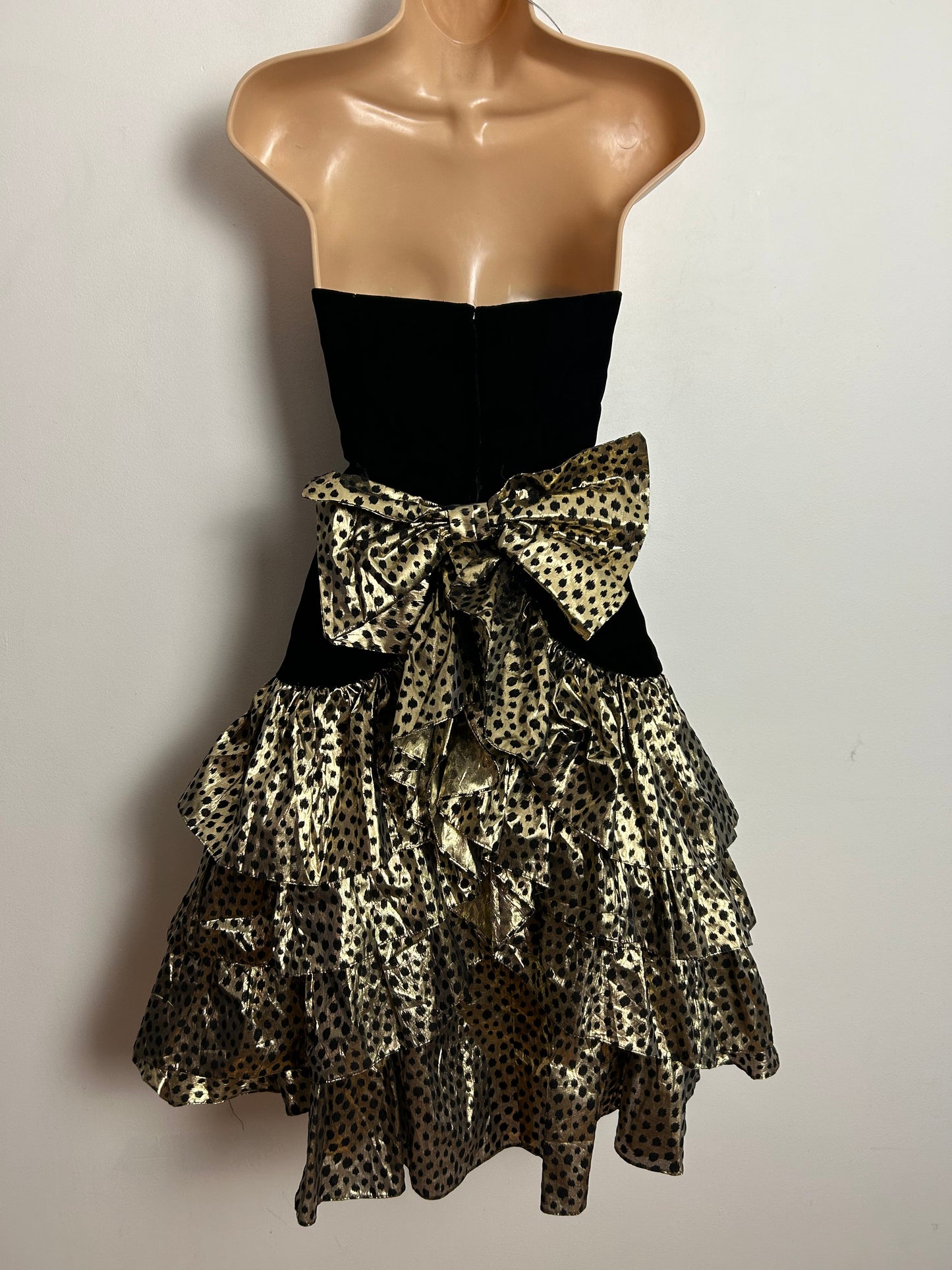Vintage 1980s AFTER SIX BY RONALD JOYCE UK Size 6-8 Black & Gold Velvet & Lame Layered Strapless Cocktail Party Dress