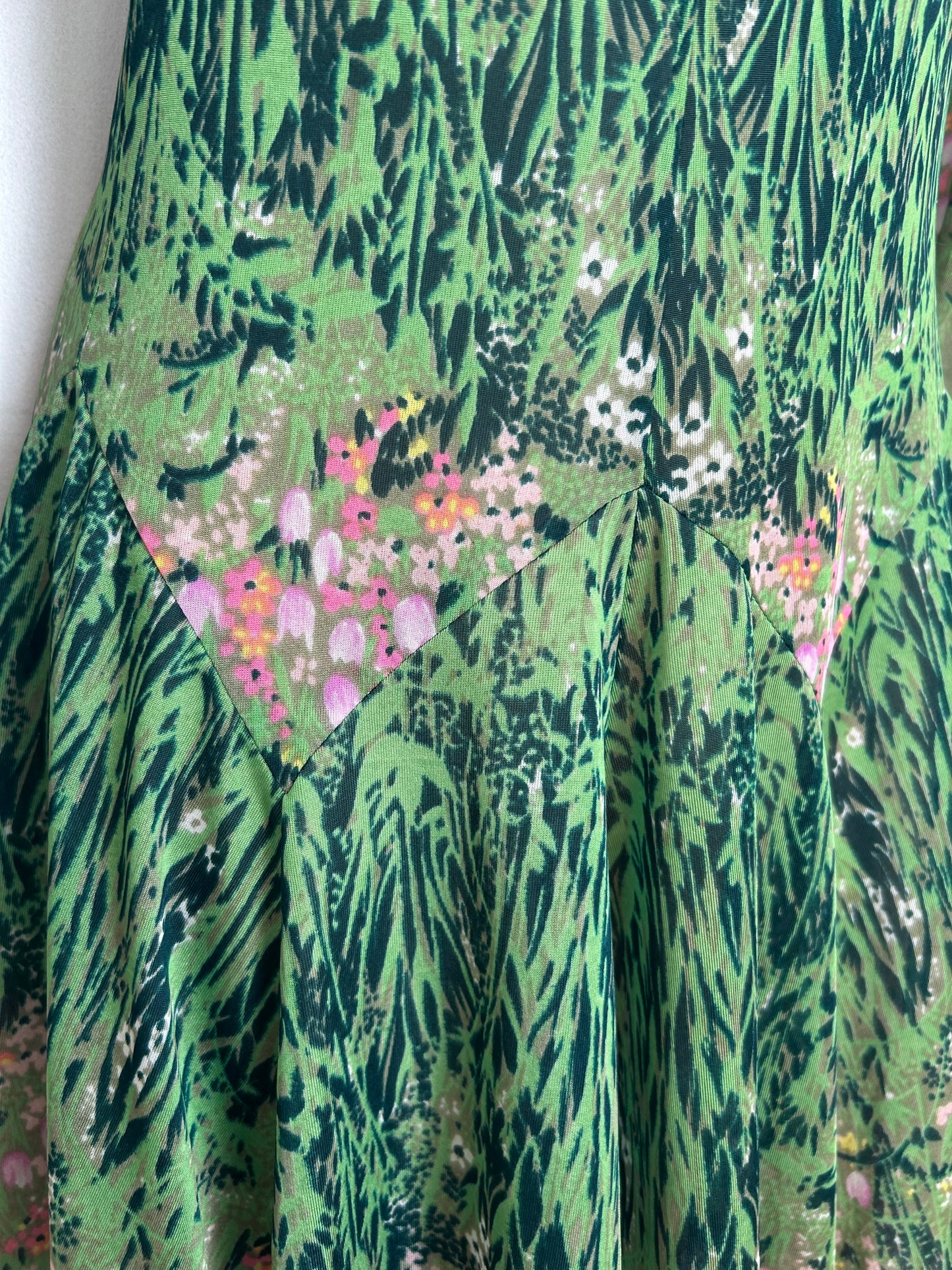 Vintage Late 1970s Italian Made FELICE For INSTRADE Size 8-10 Green & Pink Floral Print Long Sleeve Flared Day Dress