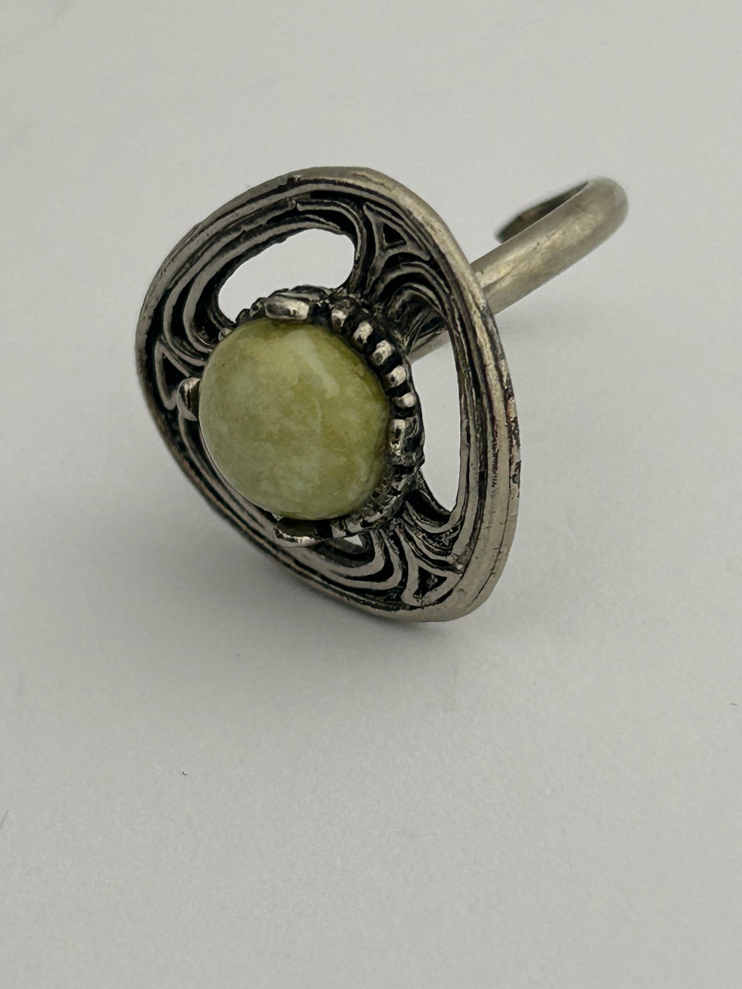 Vintage Silver Tone Base Metal & Green Stone Set Scottish Celtic Style Adjustable Ring Size Q