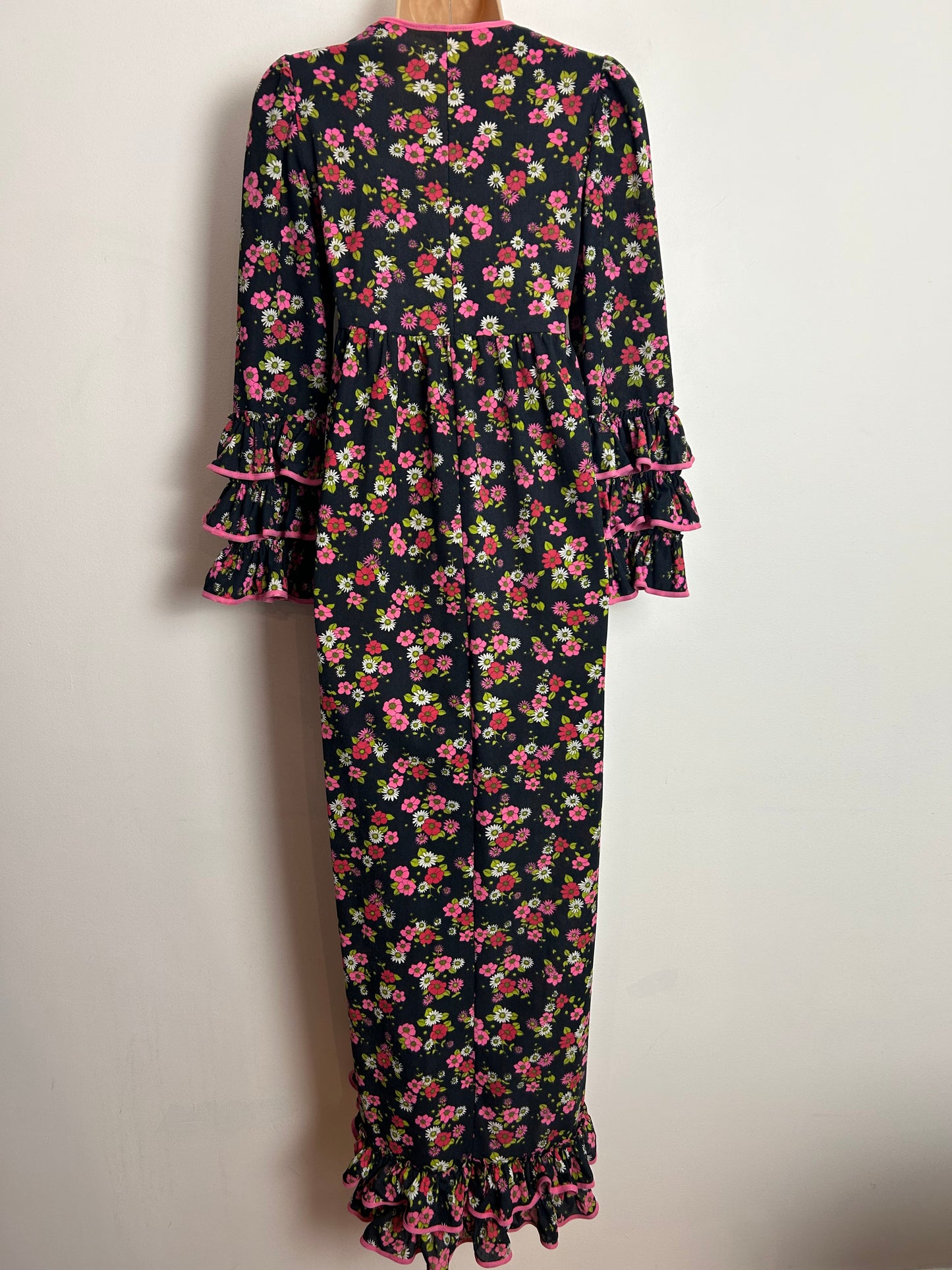 Vintage 1970s UK Size 10 Black & Pink Floral Print Long Sleeve Boho Maxi Dress