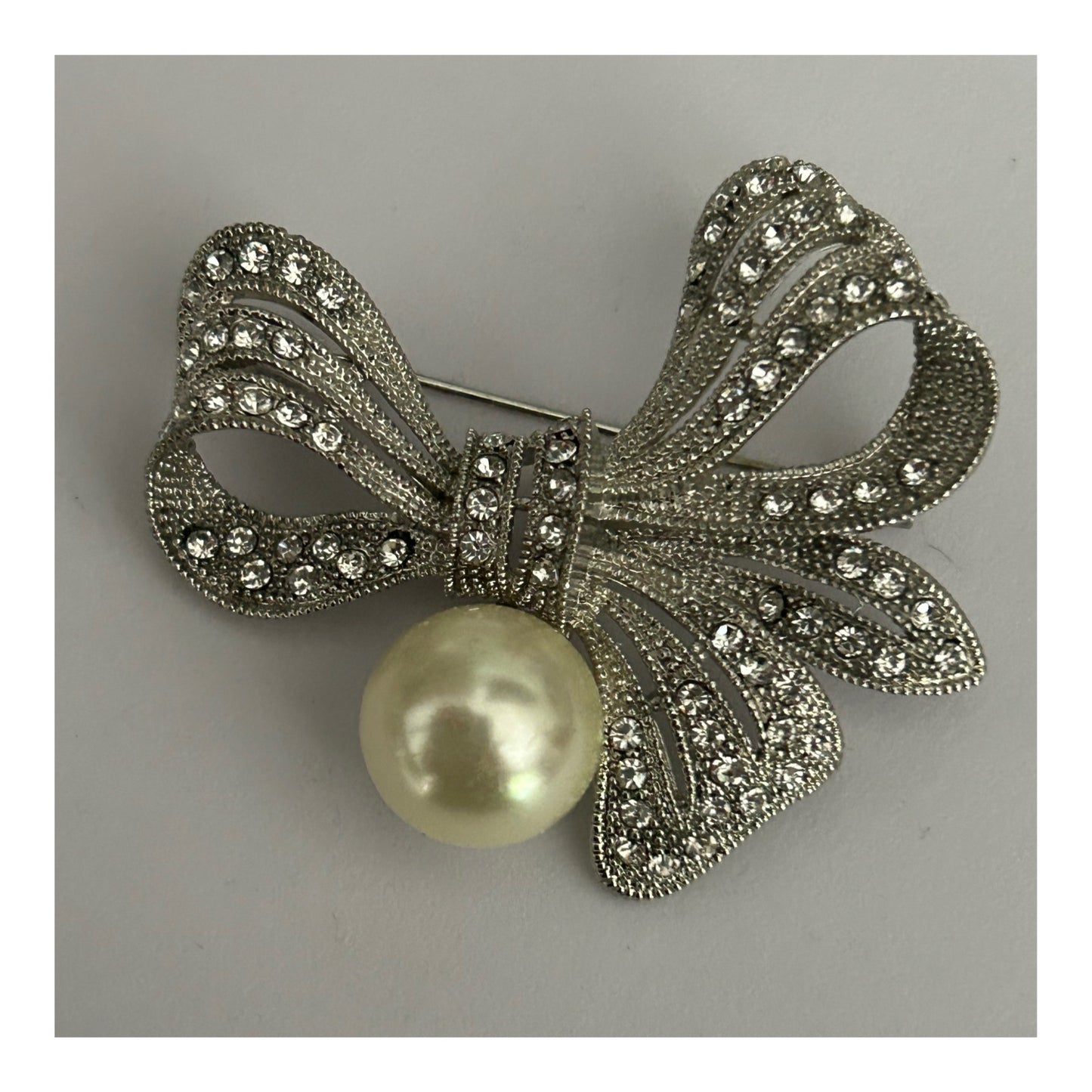 Vintage SUNG Singed Silver Tone Marcasite & Diamante & Faux Pearl Set Bow Brooch