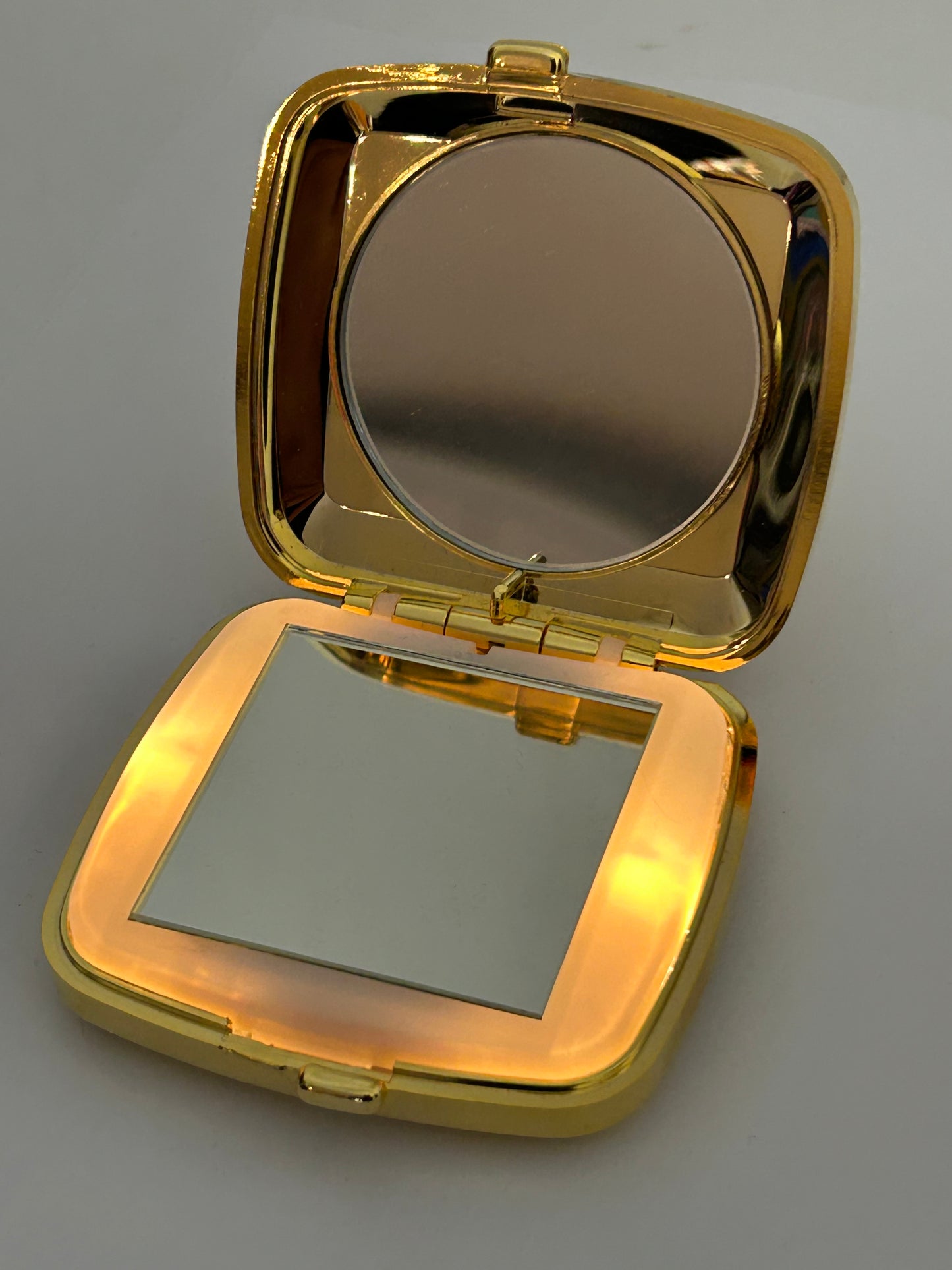 Vintage Gold Tone Ridged Detail Illuminated Pocket Mirror VGC