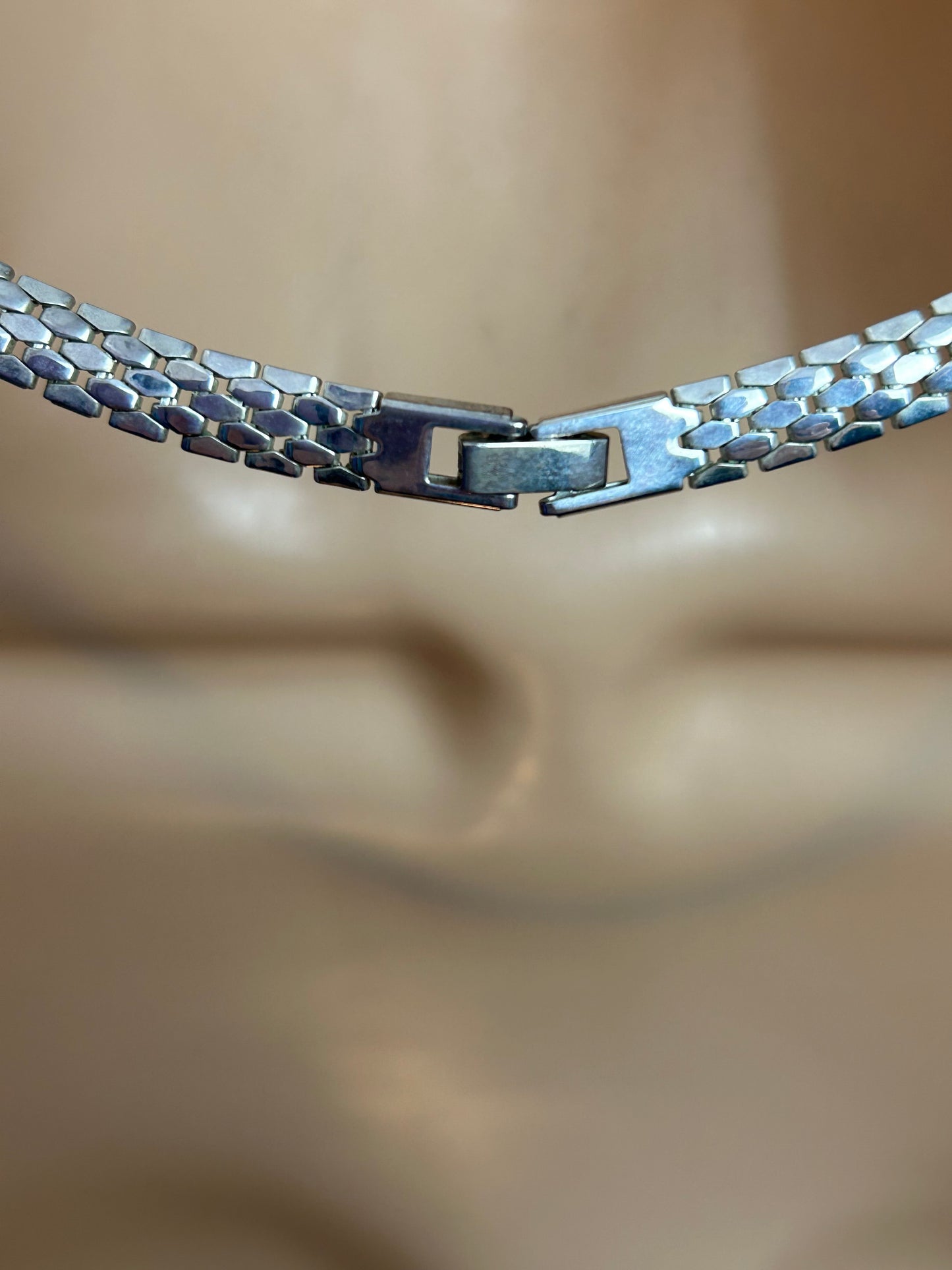 Vintage 1970s Silver Tone Choker Style Mesh Necklace