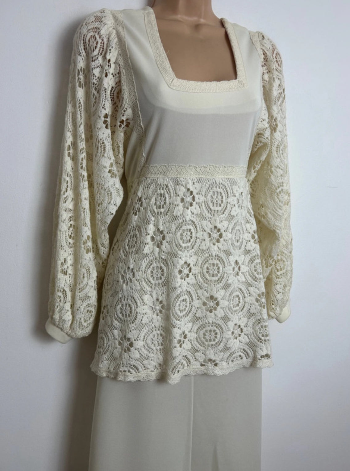 Vintage 1970s FREEMANS Size 10 Cream Lace Layered Long Sleeve Boho Occasion Maxi Dress