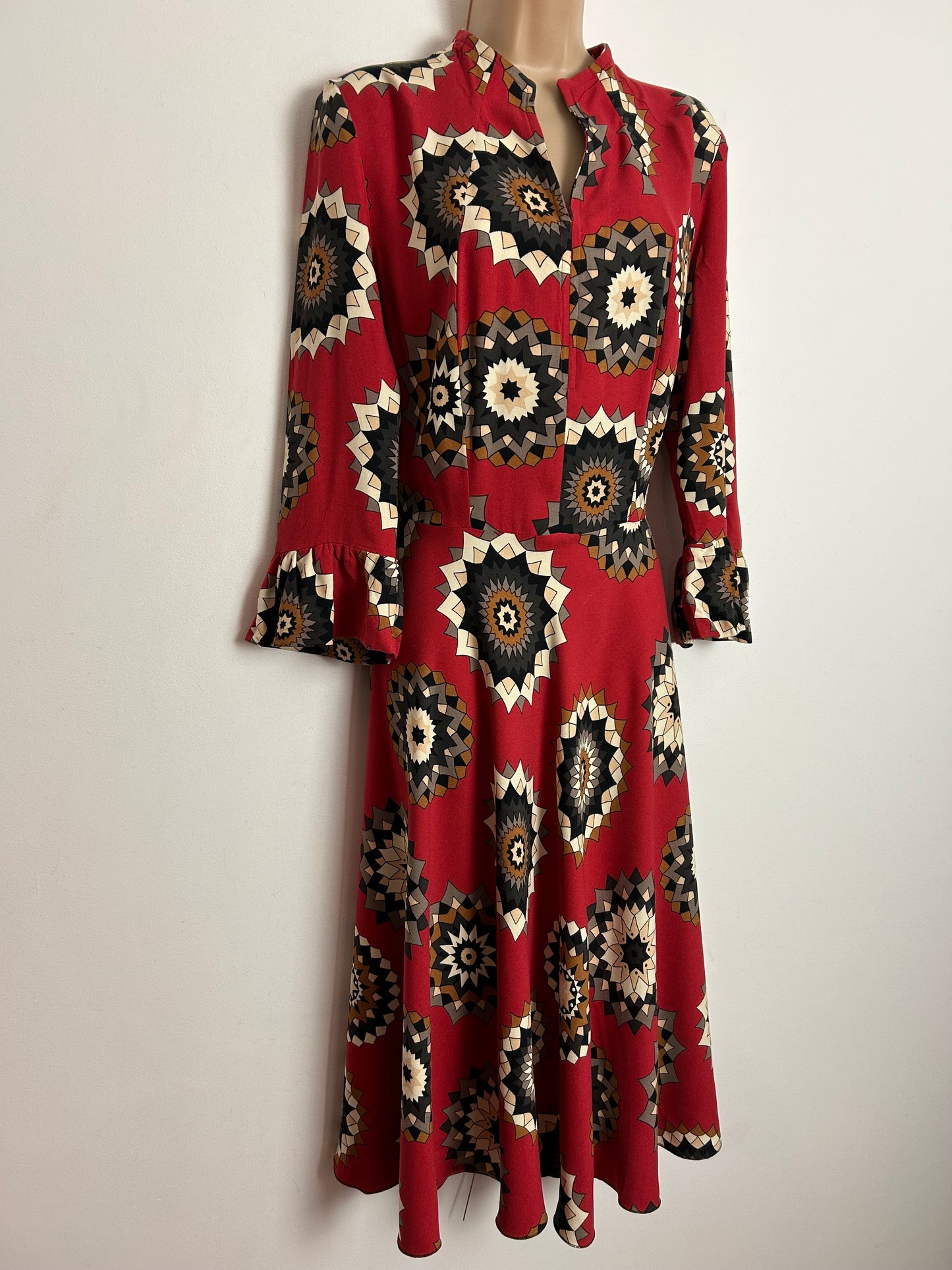 Vintage 1970s UK Size 14 Red Grey Brown & White Abstract Mandela Print Long Sleeve Rayon Dress
