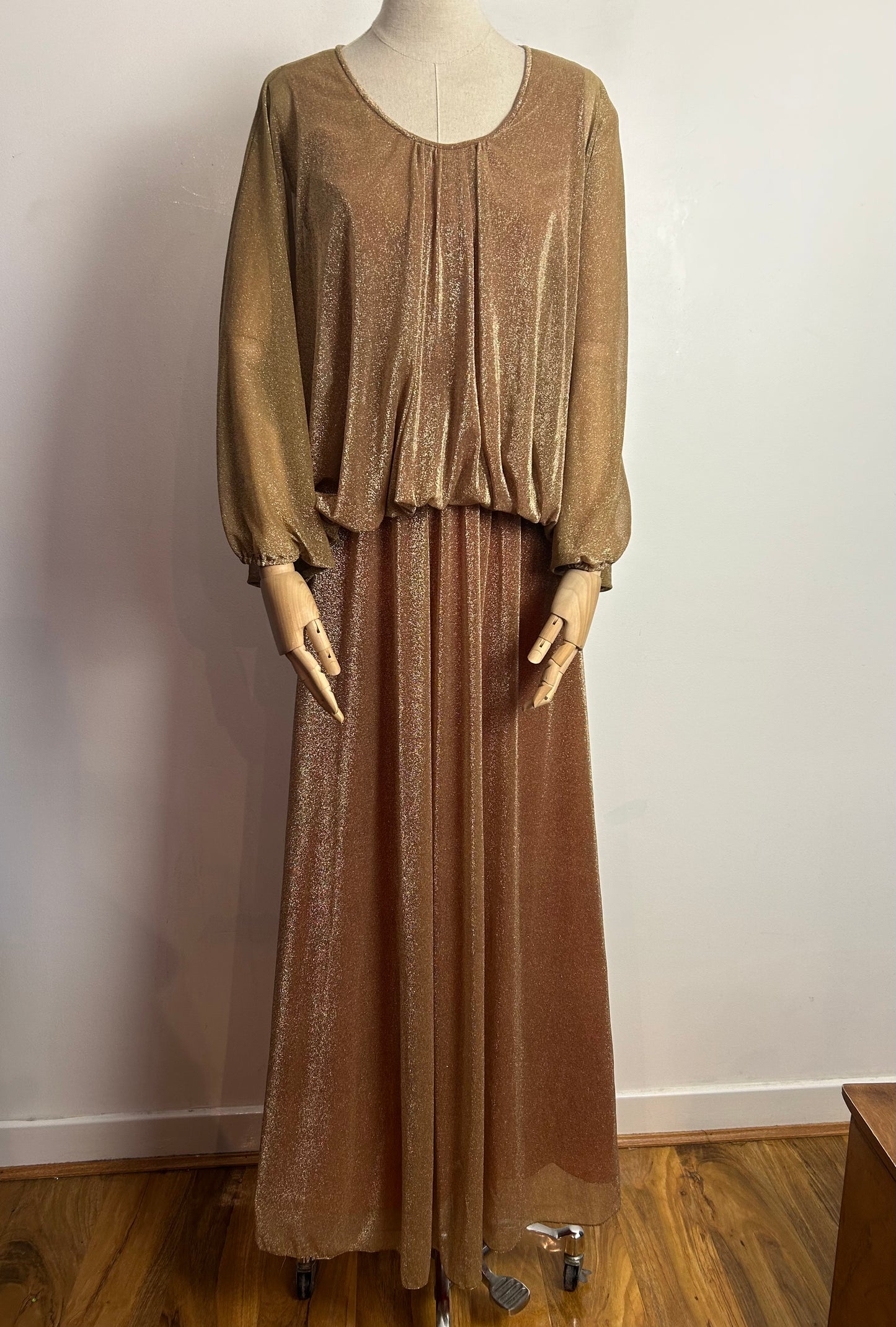 Vintage Late 1970s JOHN CHARLES UK Size 6-8 Gold Metallic Lurex Bat Wing Xmas Party Maxi Dress