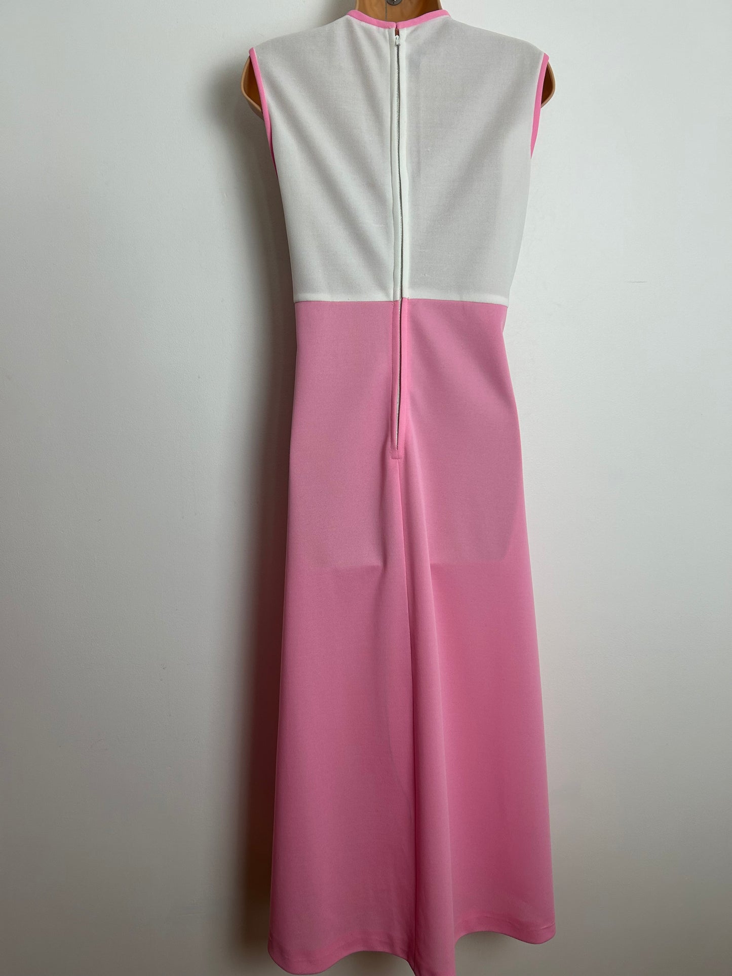Vintage Late 1960s Size 12 Pink & White Lace Detail Sleeveless Summer Maxi Dress