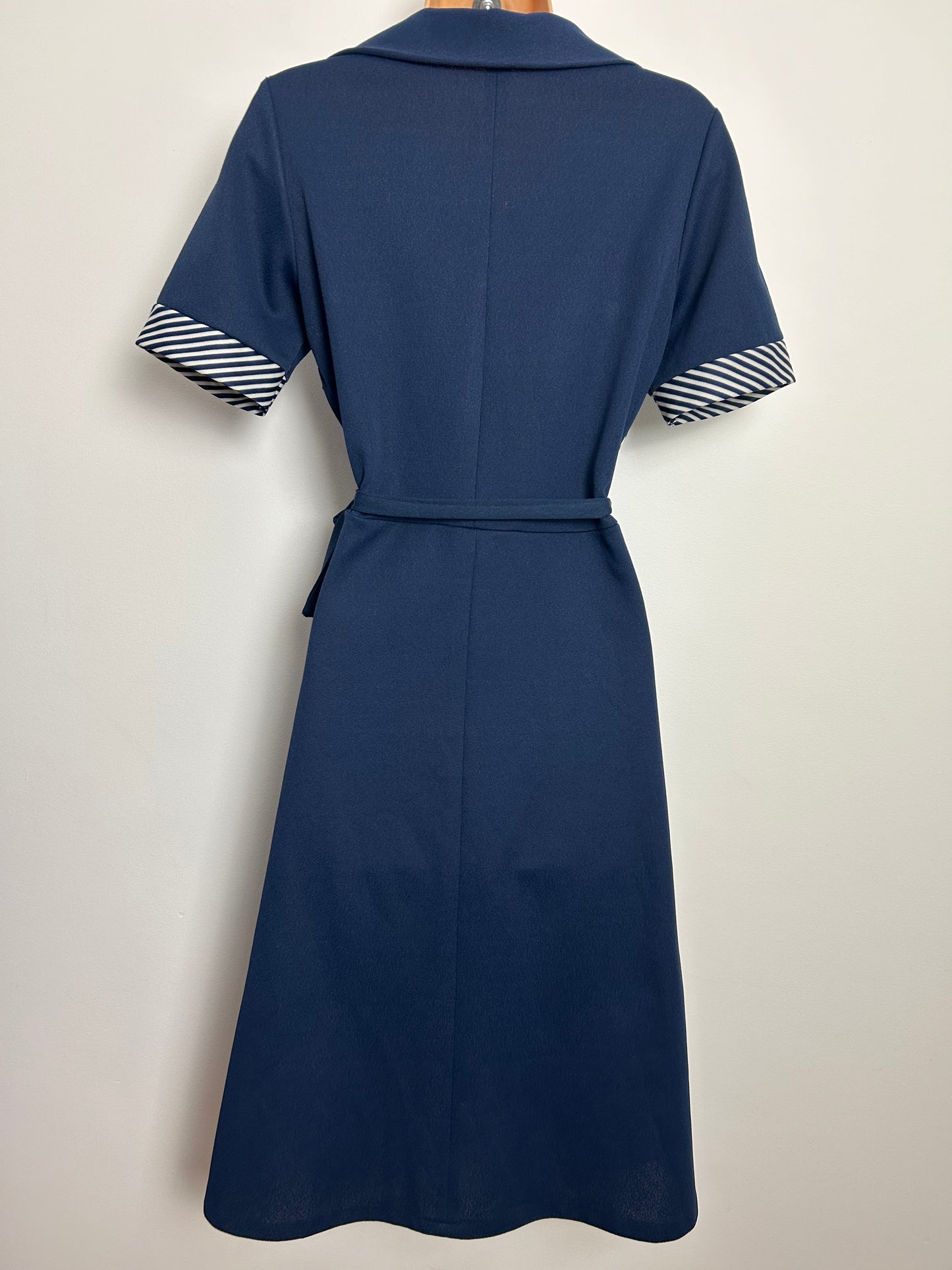 Vintage 1970s Size 10 Navy Blue & White Chevron Stripe Belted Mod Day Dress
