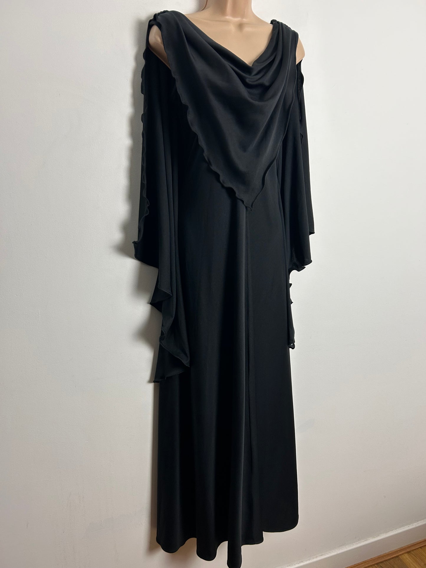 Vintage 1970s SIMON ELLIS UK Size 12 Black Sleeveless Cape Back Occasion Evening Maxi Dress