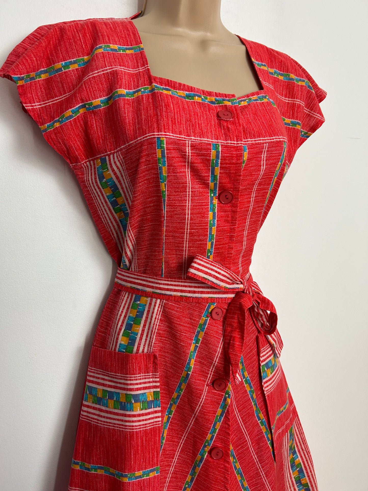 Vintage 1970s Size 8 Cute Red Stripe Print Short Cap Sleeve Belted Cotton Day Dress