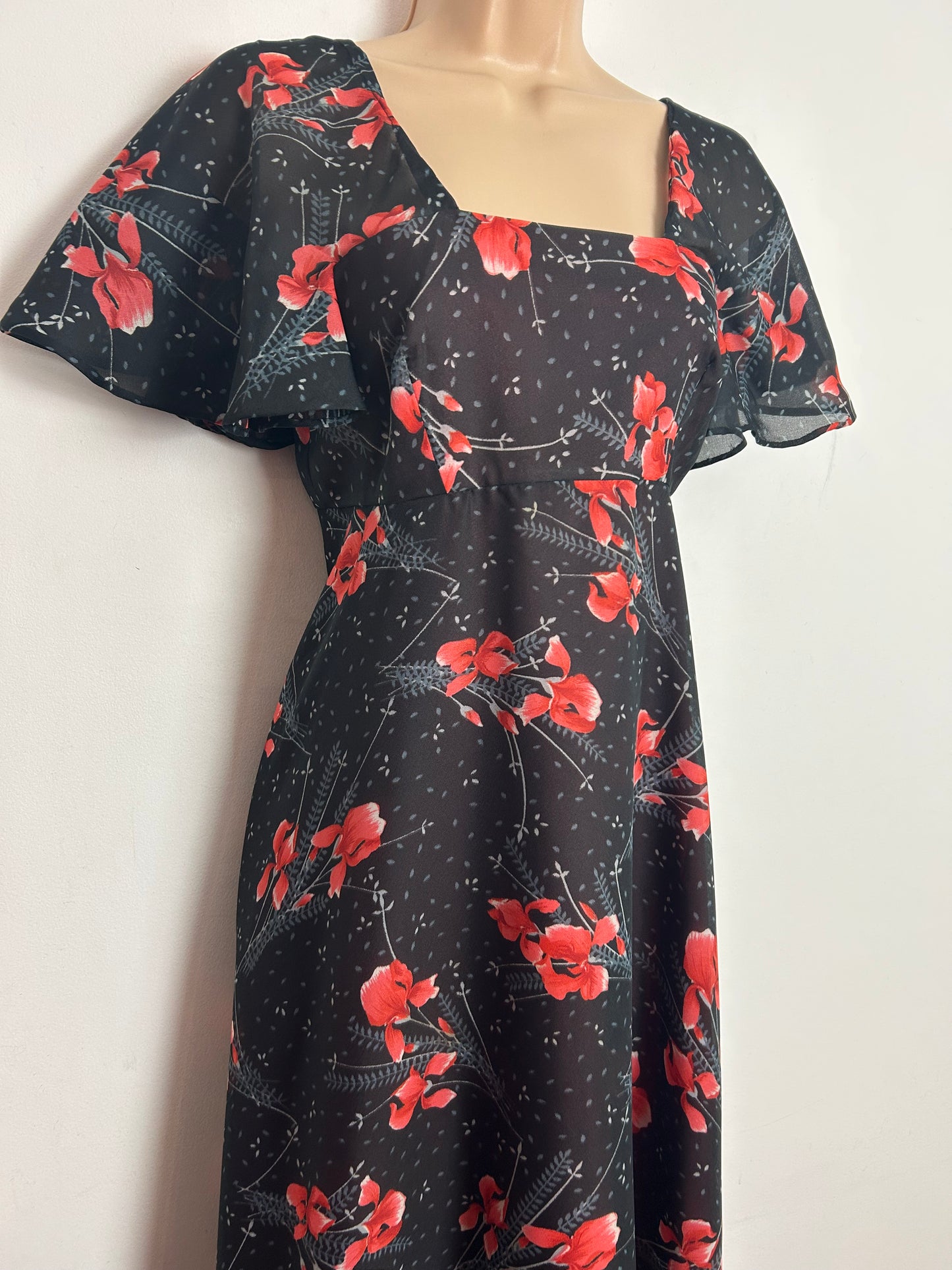 Vintage 1970s UK Size 8 Pretty Black & Coral Orange Floral Print Maxi Dress