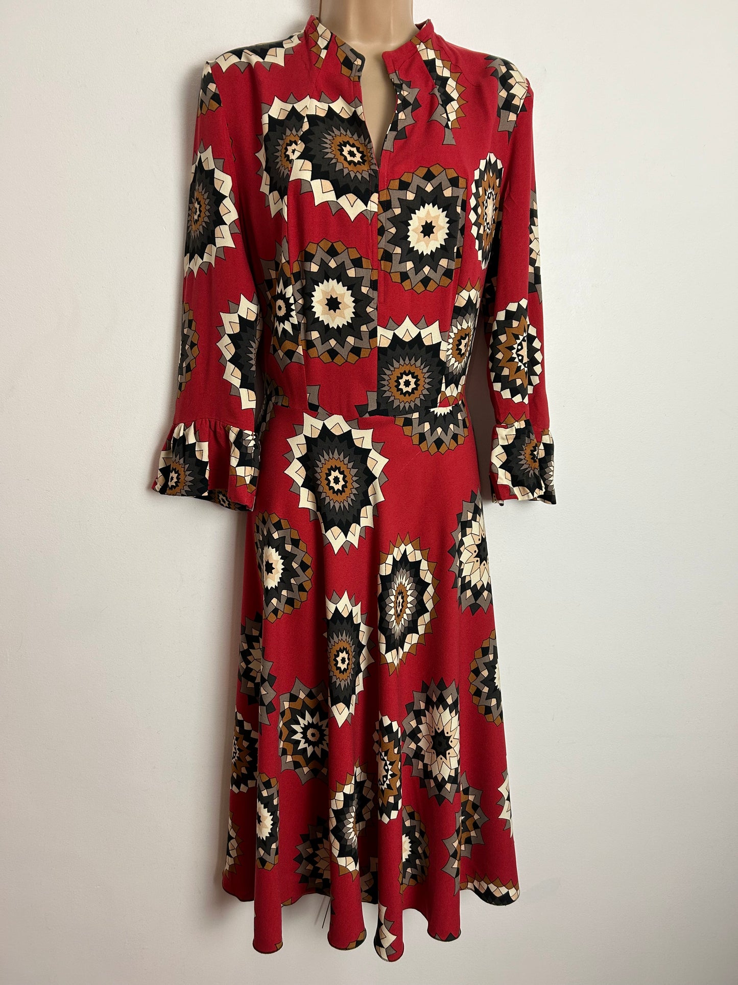 Vintage 1970s UK Size 14 Red Grey Brown & White Abstract Mandela Print Long Sleeve Rayon Dress