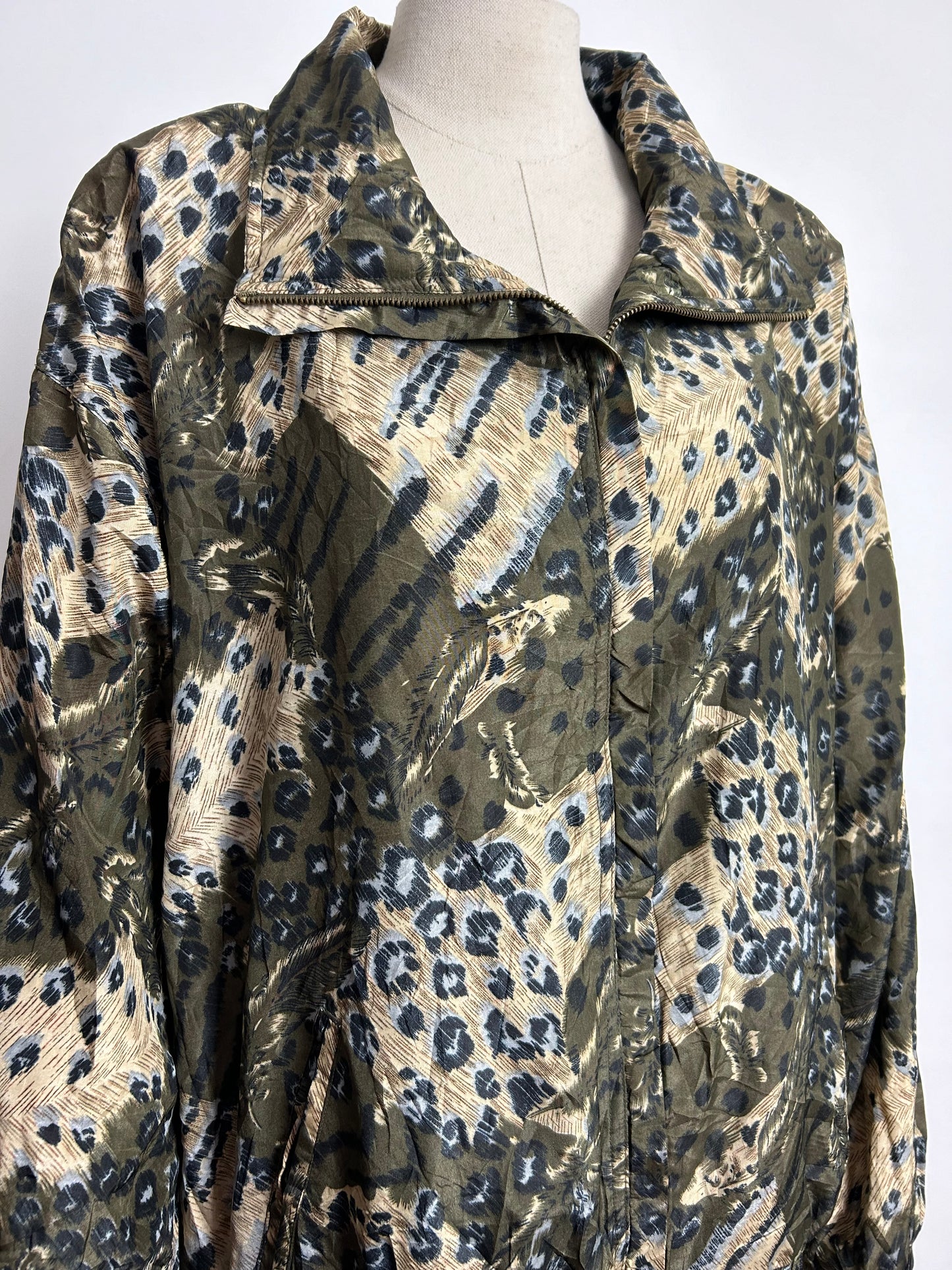 Vintage 1980s/1990s ACTIVE STUDIO Up To Size 16 Khaki Green & Beige Animal & Feather Print Shell Style Jacket