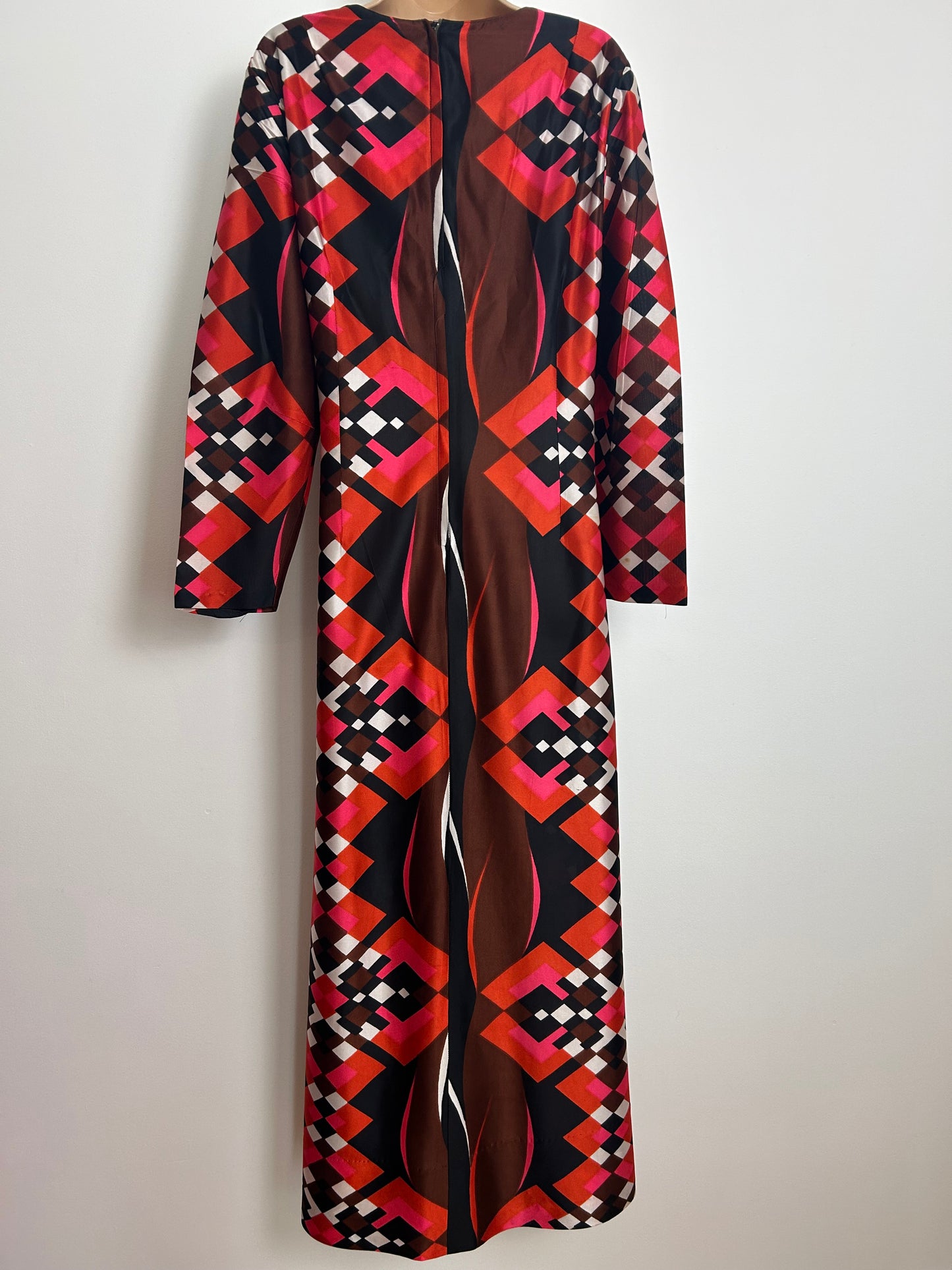 Vintage 1970s Size 16 Black Pink Red Brown & White Geo Print Long Sleeve Maxi Dress