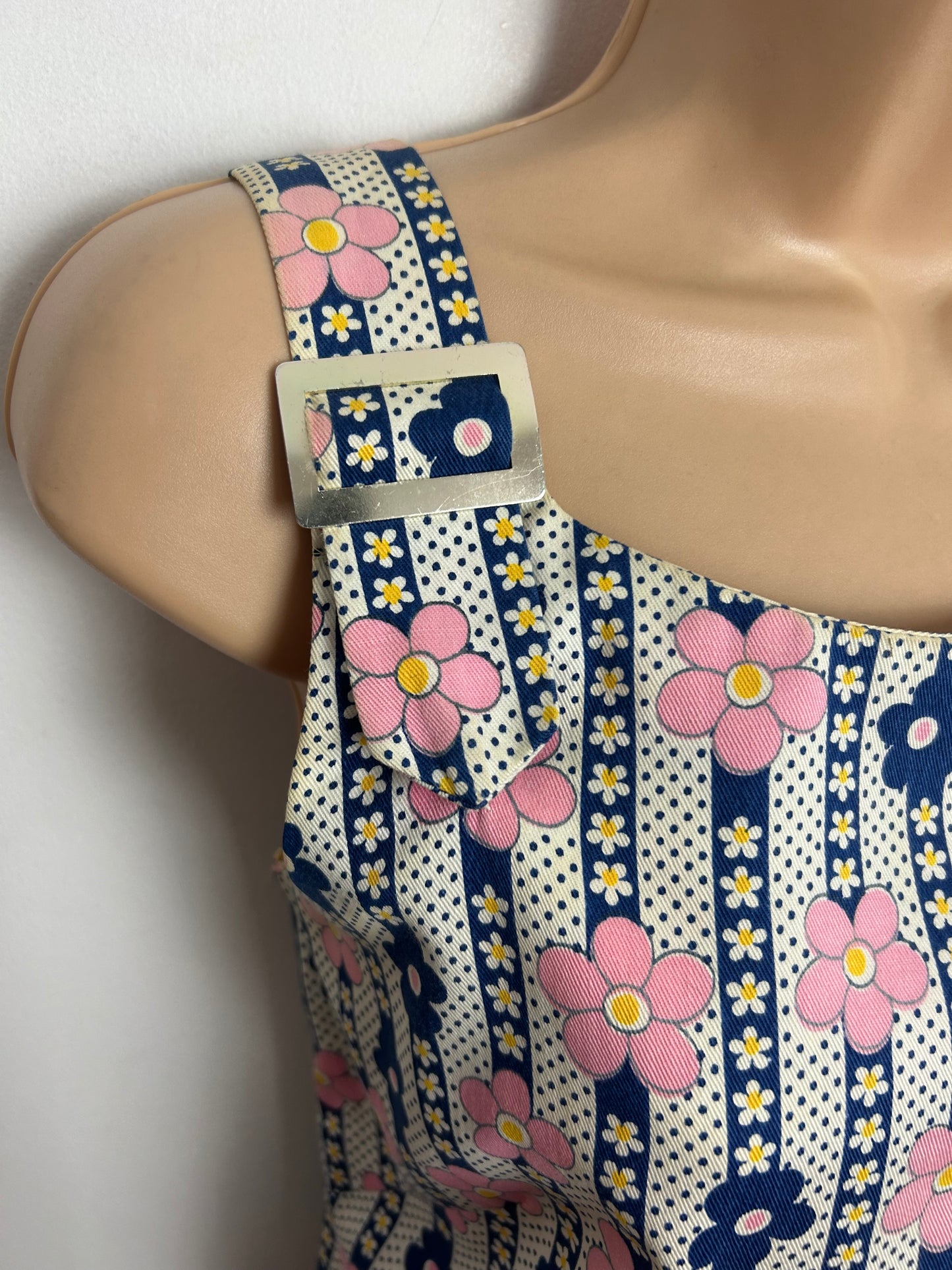 Vintage 1960s Size 8 White Pink & Navy Blue Daisy Stripe & Polka Dot Print Cotton Mod Shift Dress