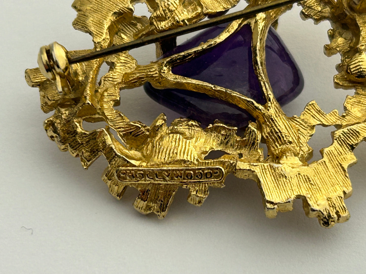 Vintage HOLLYWOOD Signed Gold Tone Brutalist Purple Glass Stone Set Brooch