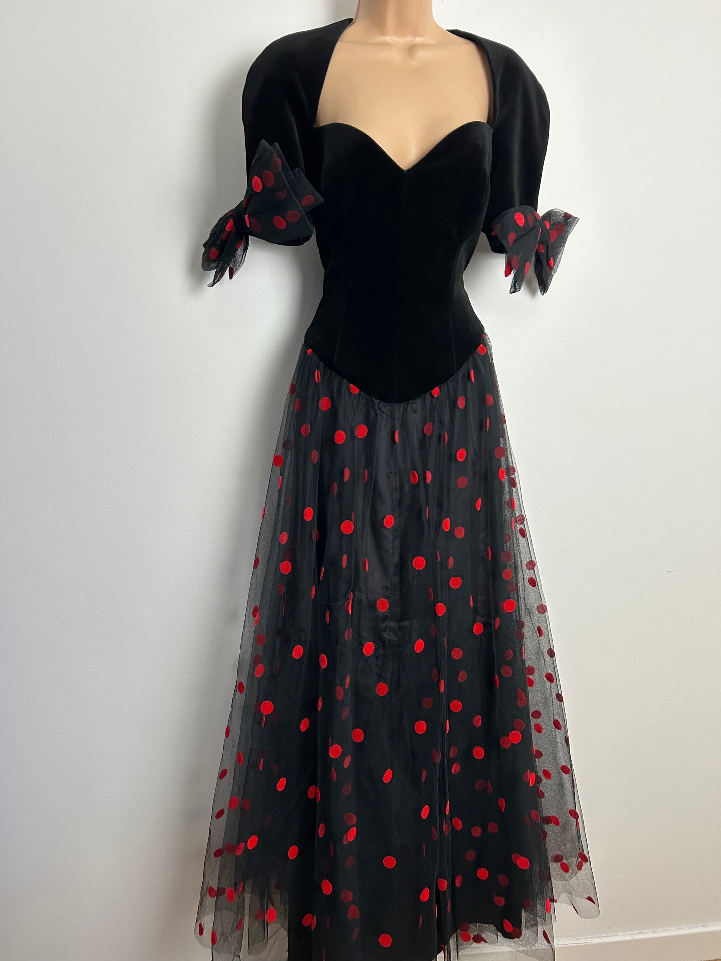 Vintage 1980s FRANK USHER Size 8 Black & Red Velvet Flock Polka Dot Net & Velvet Occasion Party Gown