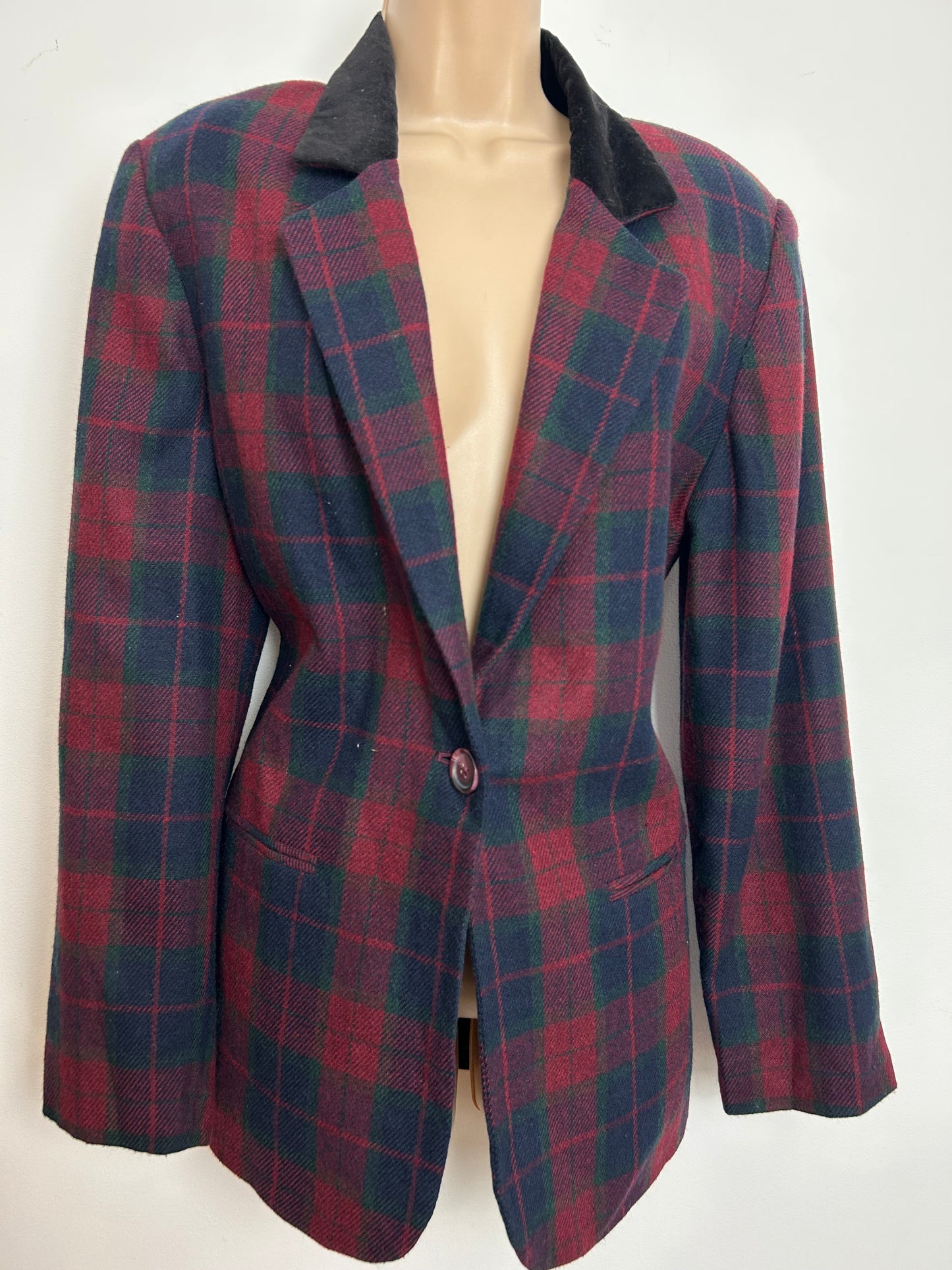 Vintage 1980s SAG HARBOR Size 12-14 Dark Red & Dark Green Check Plaid Wool Mix Velvet Collar Blazer