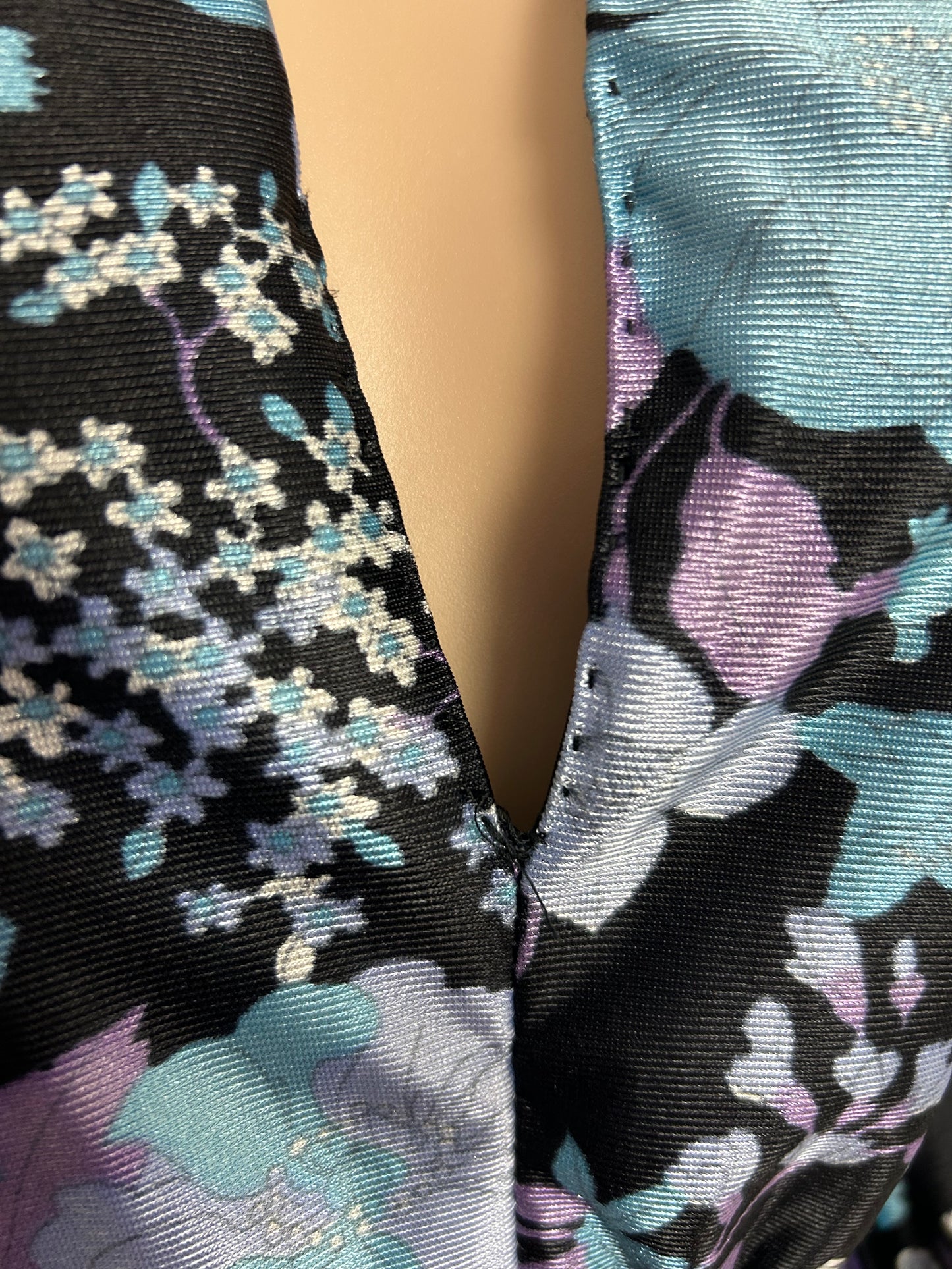 Vintage 1970s RICHARD SHOPS One Size Up To Size 18/20 Black Blue & Grey Floral Print Wide Sleeve Kaftan Maxi Dress (Size 10-14 With Concealed Waist Strap Fastened)