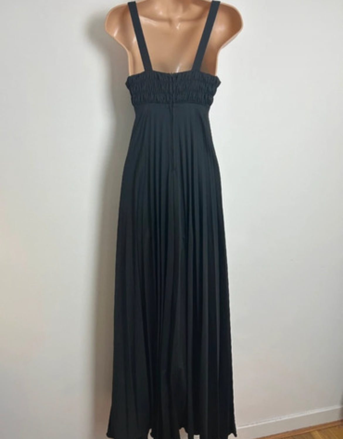 Vintage 1970s Size 6 Black Shirred Bodice Pleated Empire Line Maxi Dress