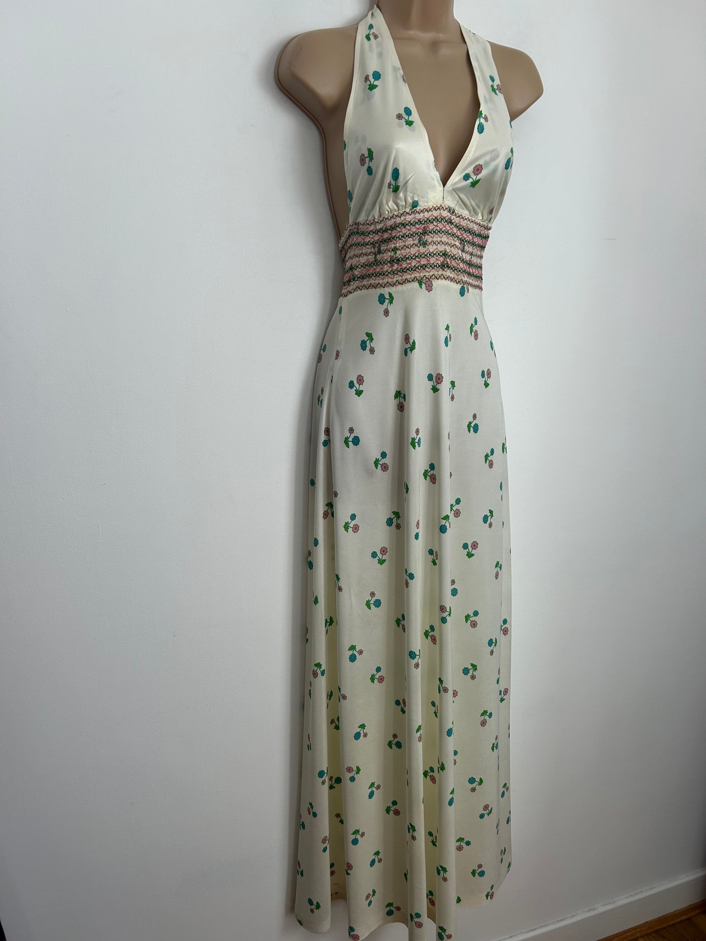 Vintage 1970s Size 6 Pretty Ivory White Pink Blue & Green Floral Print Halter Neck Summer Maxi Dress