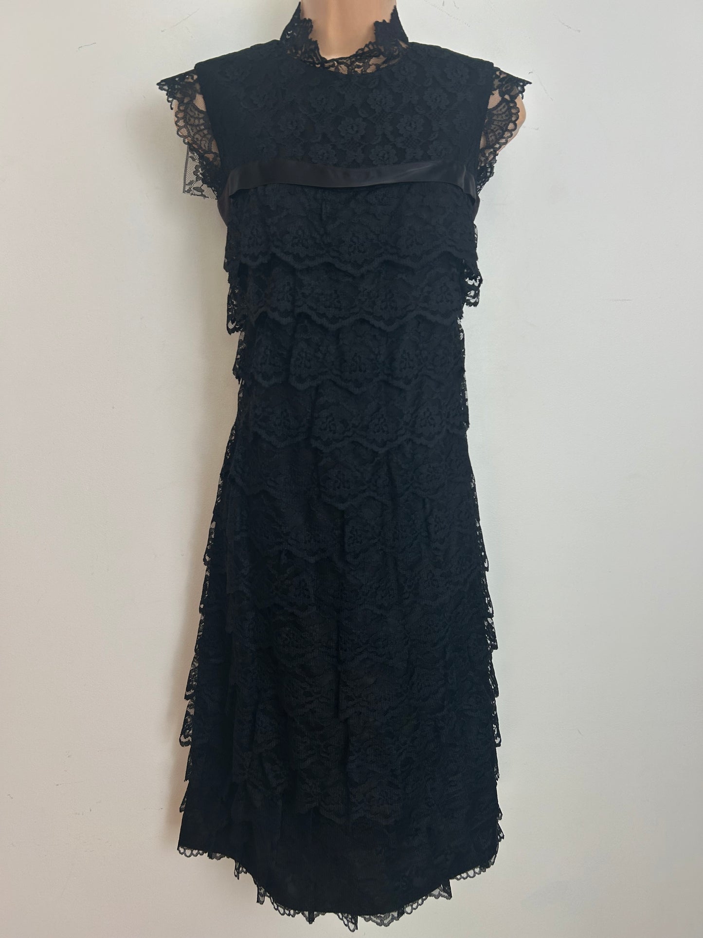 Vintage 1960s POLLY PECK BY SYBIL ZELKER Size 6-8 Black Lace Layered Satin Ribbon Trim Evening Shift Dress