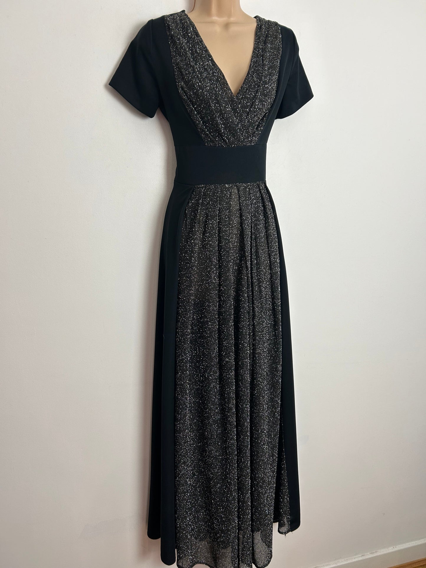 Vintage 1970s BERKERTEX UK Size 10 Black & Silver Lurex Panel Short Sleeve Pleated Occasion Evening Maxi Dress