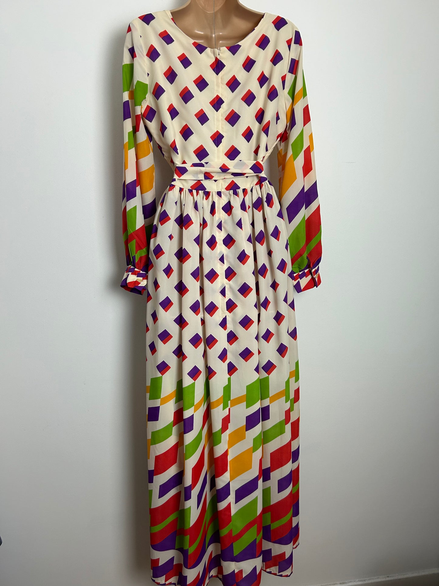 Vintage 1970s BERKERTEX Size 10 Cream Red Purple Green & Yellow Geo Print Long Sleeve Maxi Dress