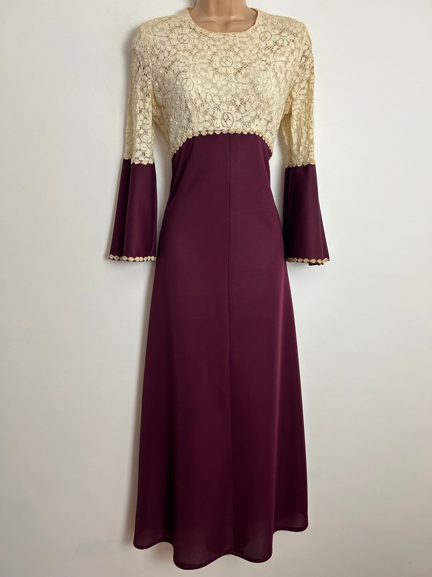 Vintage 1970s CHARMONT UK Size 10-12 Plum Purple & Cream Lace Flared Cuff Boho Maxi Dress
