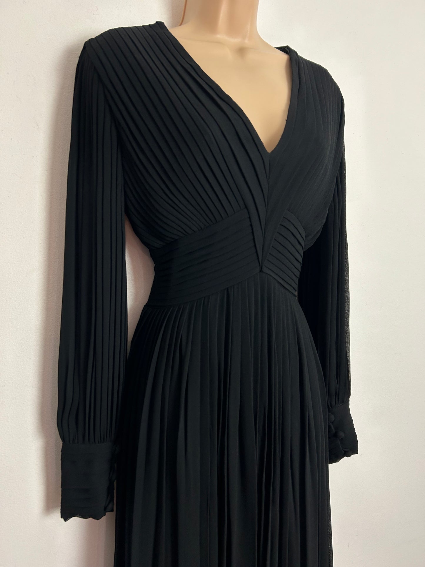 Vintage 1970s LOUIS FERAUD UK Size 12 Black Long Balloon Sleeve Pleated Evening Maxi Dress