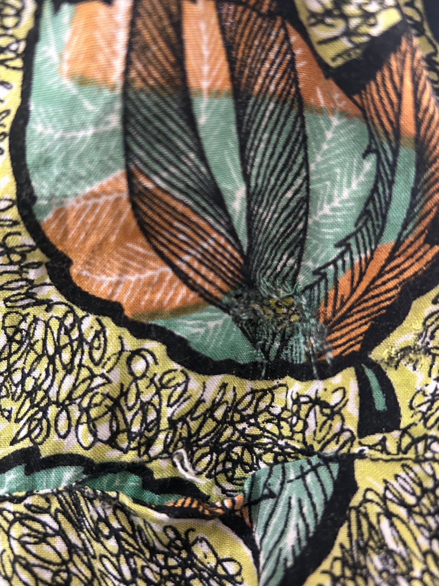 Vintage 1950s Size 14 Green & Brown Tones Leaf Print Sleeveless Collared Top